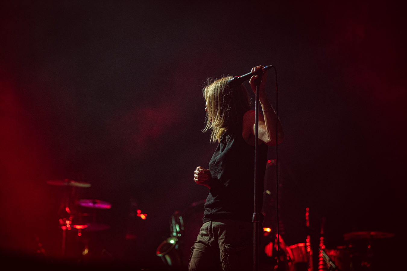 Ανταπόκριση από την εμφάνιση των Μπεθ Γκίμπονς και Bill Ryder - Jones στο Θέατρο Λυκαβηττού