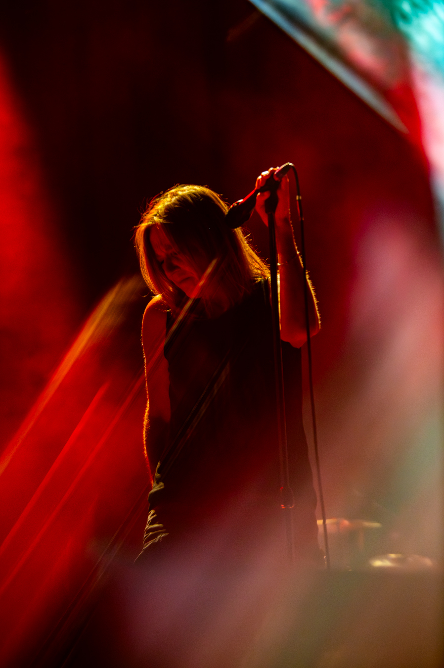 Ανταπόκριση από την εμφάνιση των Μπεθ Γκίμπονς και Bill Ryder - Jones στο Θέατρο Λυκαβηττού