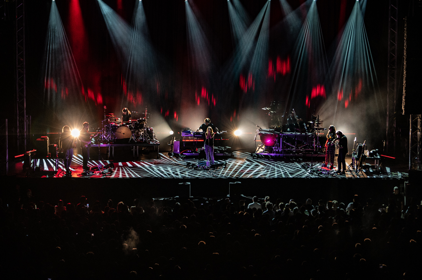 Ανταπόκριση από την εμφάνιση των Μπεθ Γκίμπονς και Bill Ryder - Jones στο Θέατρο Λυκαβηττού