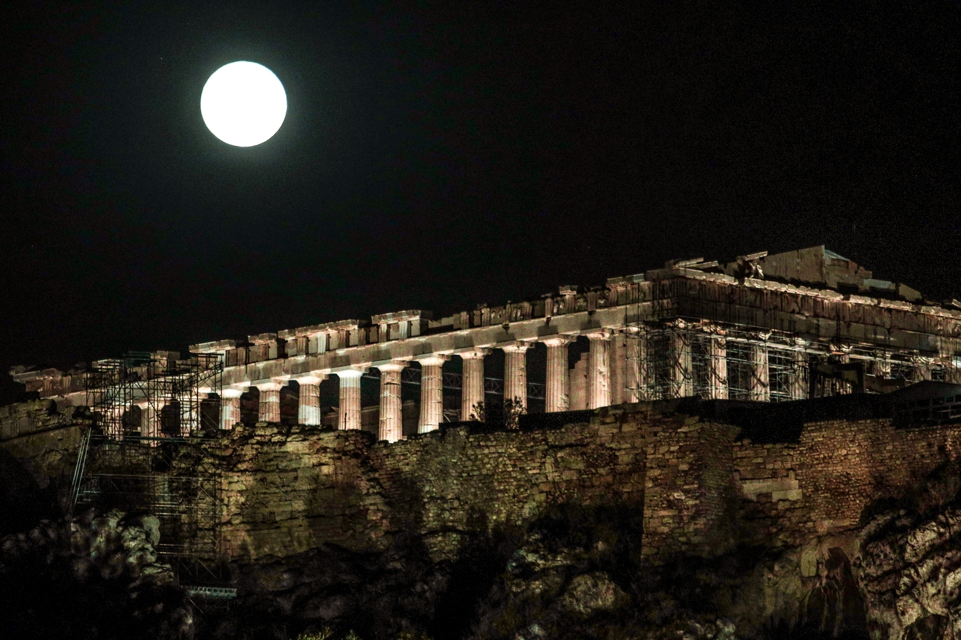 Πανσέληνος Αυγούστου