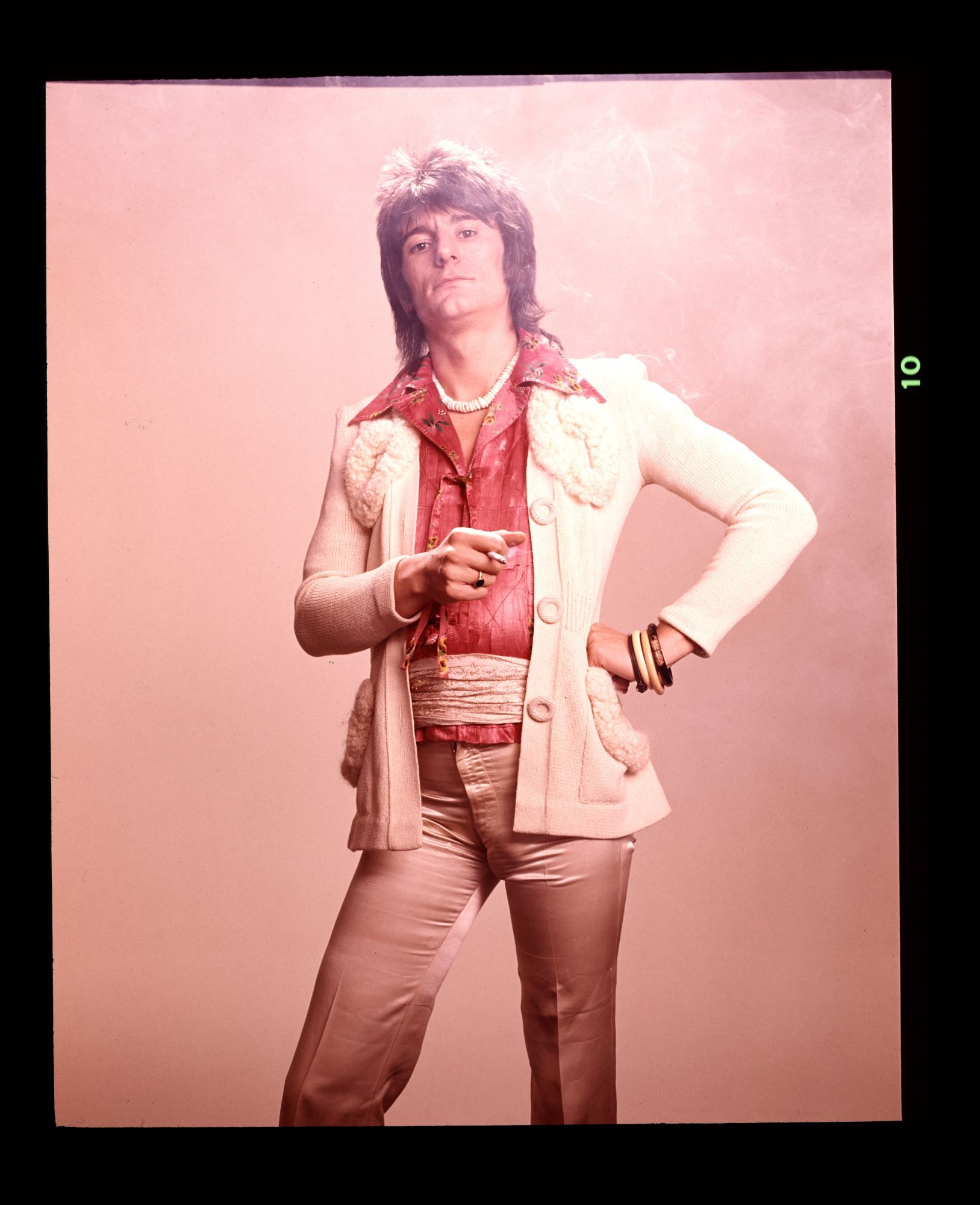 Η επανέκδοση του Black and Blue φέρνει νέες μίξεις, ακυκλοφόρητες ηχογραφήσεις και σπάνιο υλικό από την πιο καθοριστική εποχή των Rolling Stones