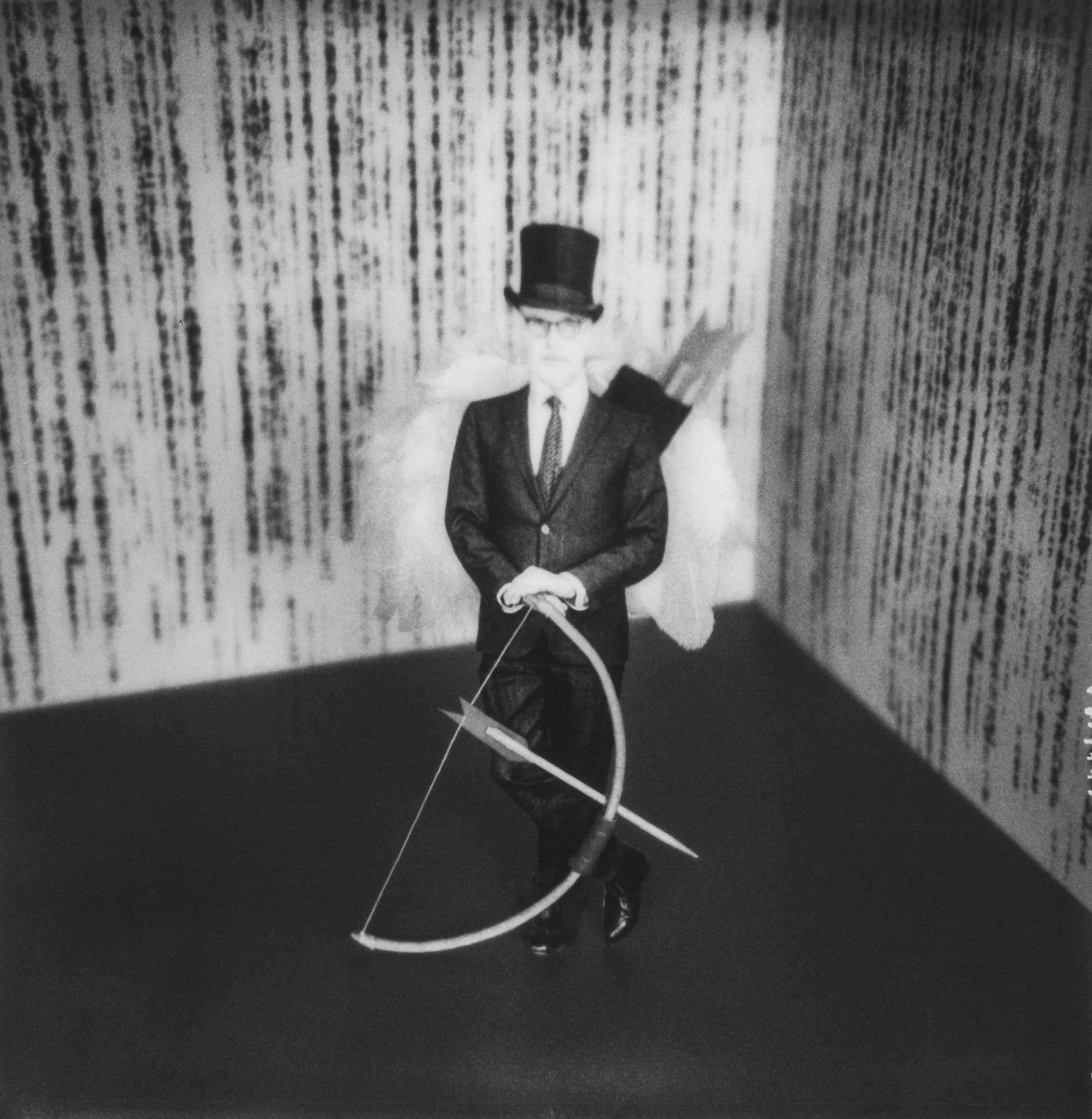 EROS: Η ανεπανάληπτη στιγμή του έρωτα μέσα από την Polaroid