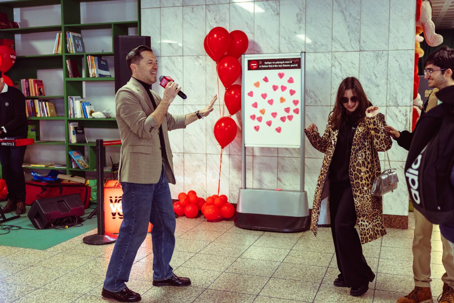 Η Αθήνα γιόρτασε τον έρωτα στο κέντρο της πόλης με τον Voice102.5