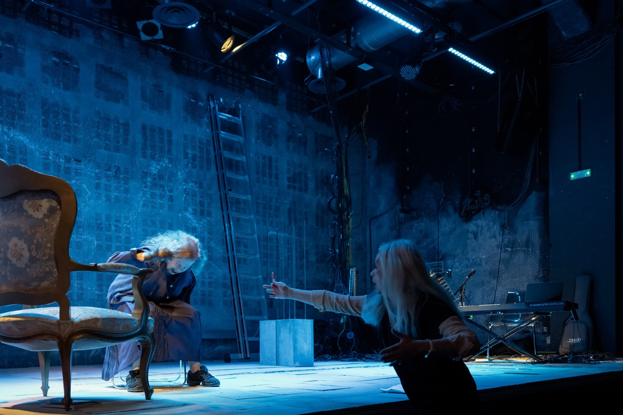 o-ouranos-katakokkinos-ston-galaksia-tis-anagnostaki-5