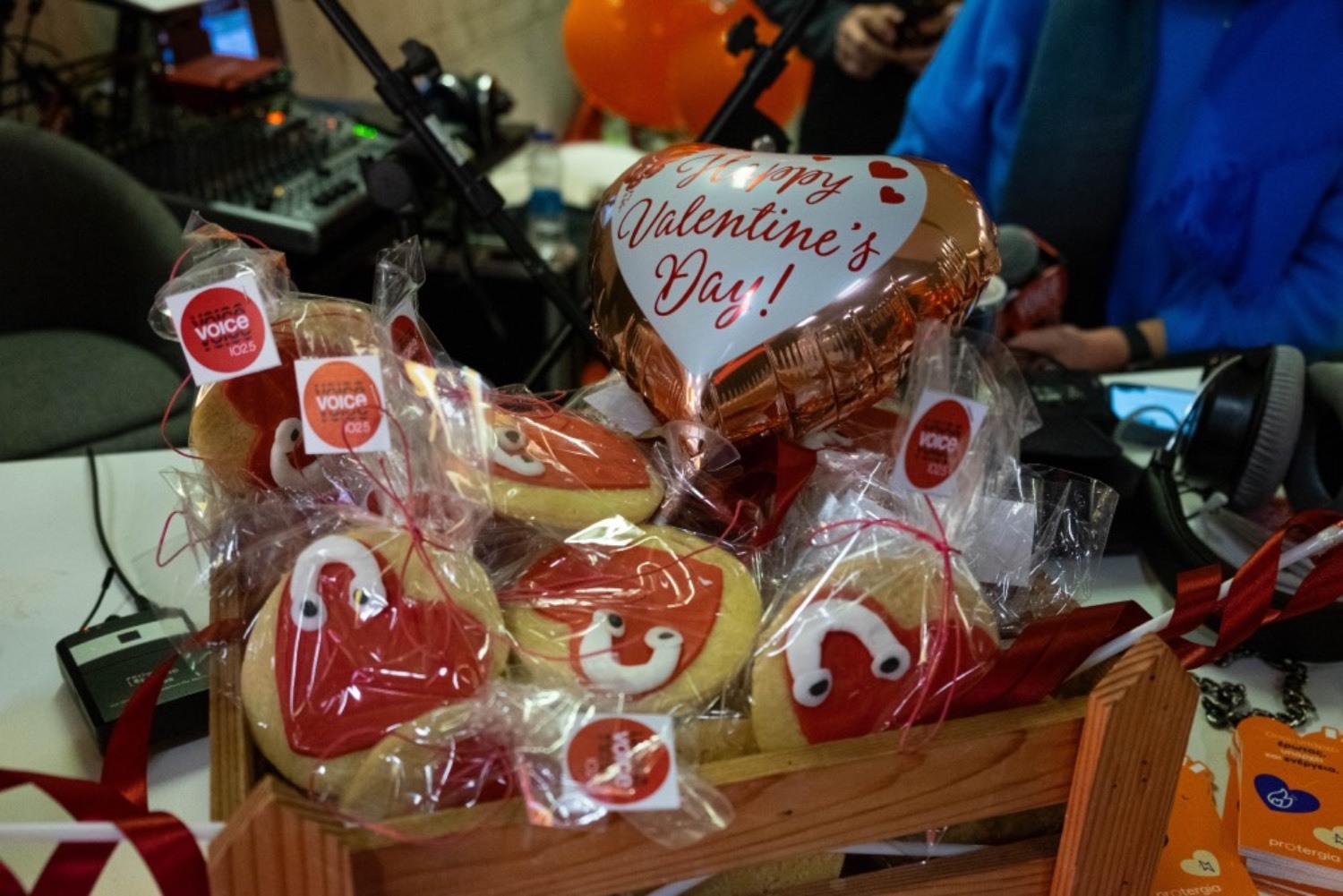 O Voice 102.5 γιόρτασε το ραδιόφωνο και τον έρωτα στο μετρό Συντάγματος 