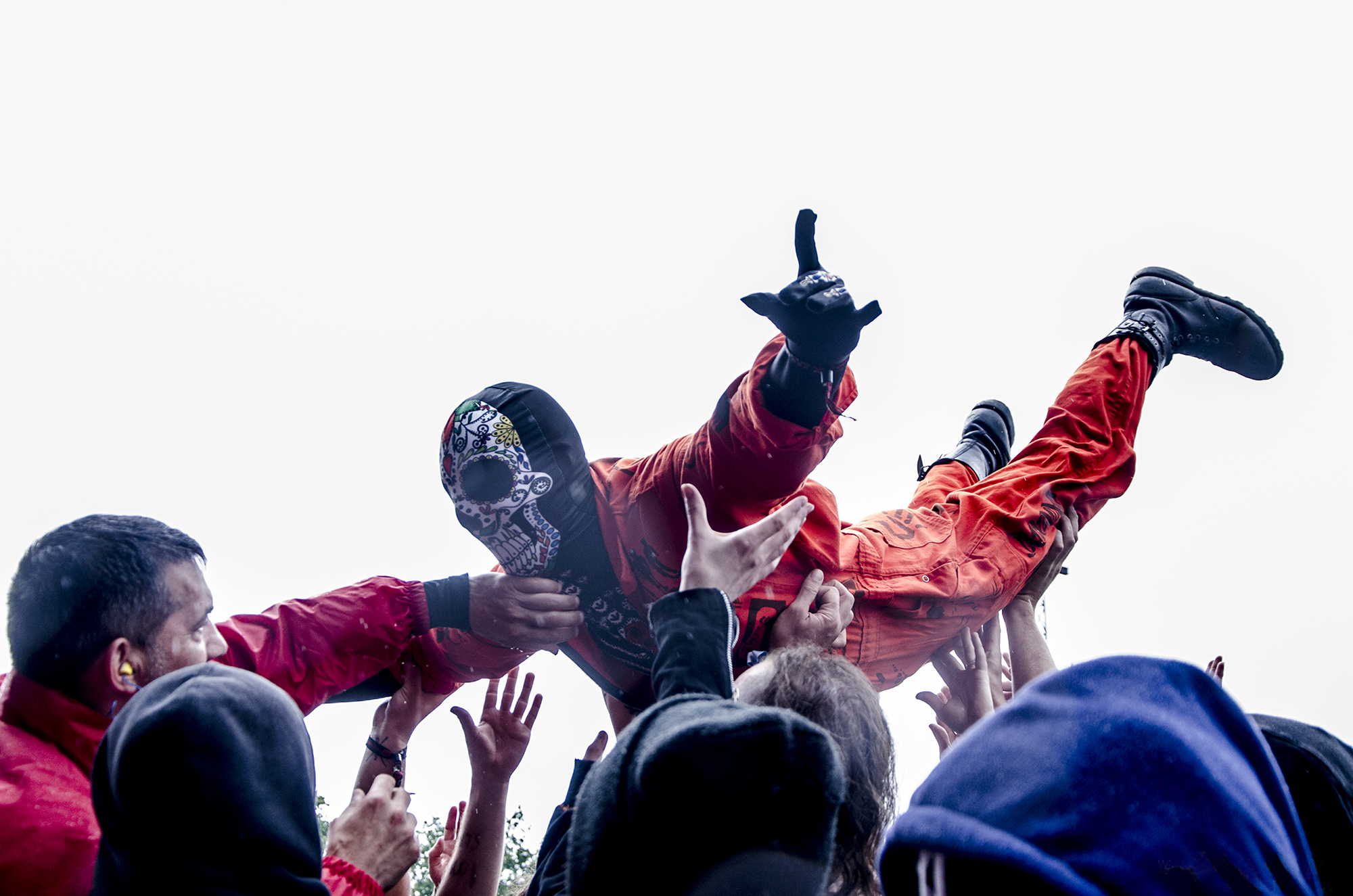 crowdsurfing_1.jpg