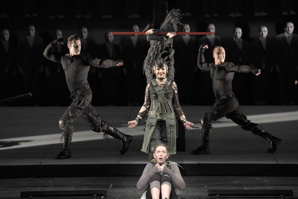 Μάνα Κουράγιο, Θέατρο Αλεξαντρίνσκι © Johanna Weber