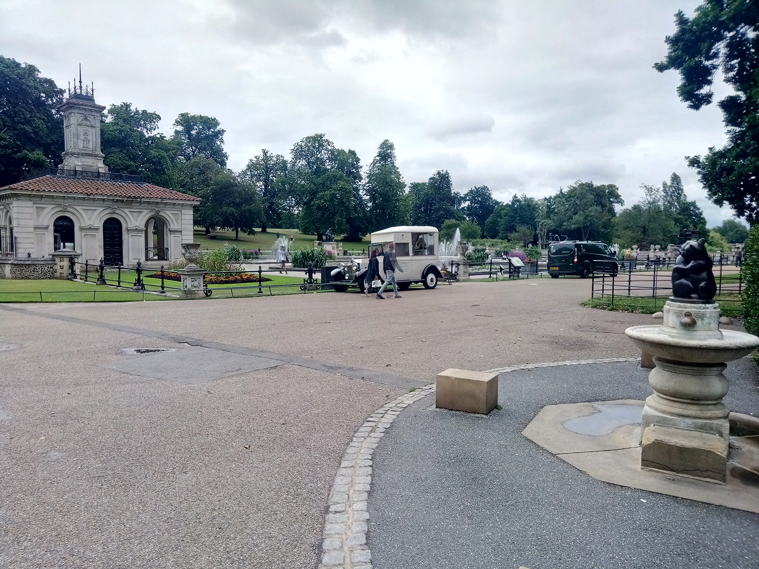 Το Λονδίνο ζει ακόμα στη σκιά της πανδημίας