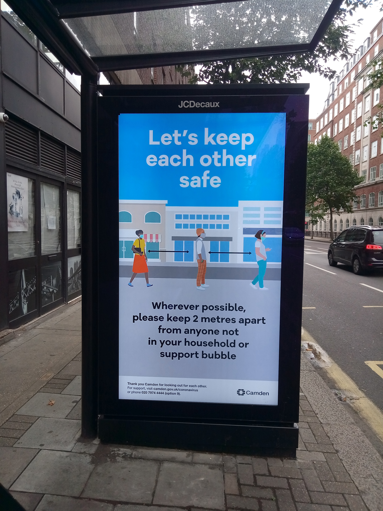 Το Λονδίνο ζει ακόμα στη σκιά της πανδημίας