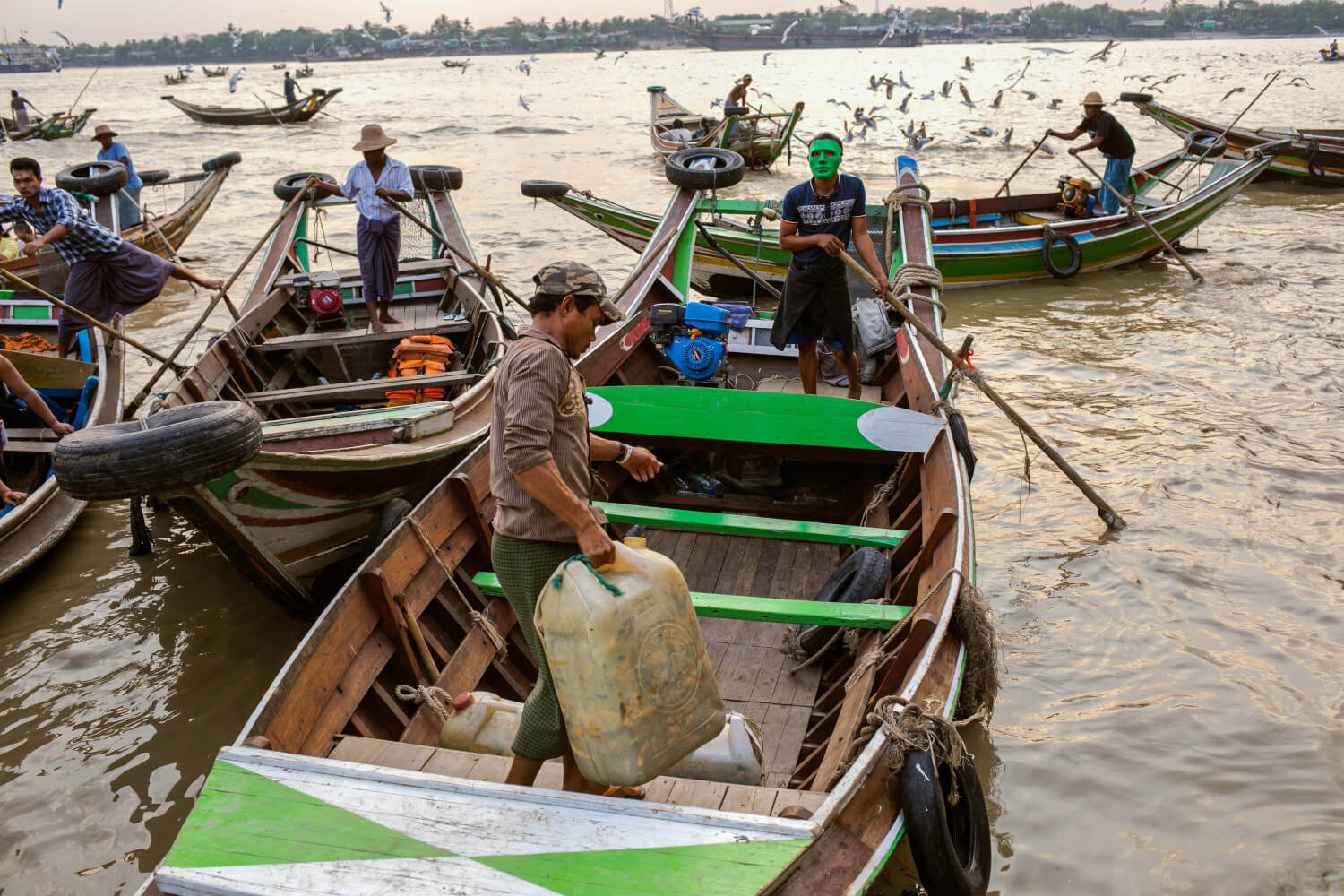 Μιανμάρ, Ari Espay 