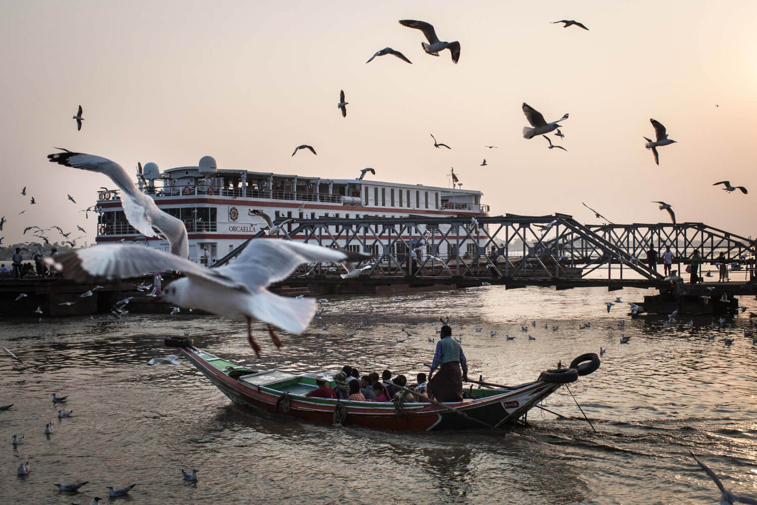 Μιανμάρ, Mathieu Willcocks  