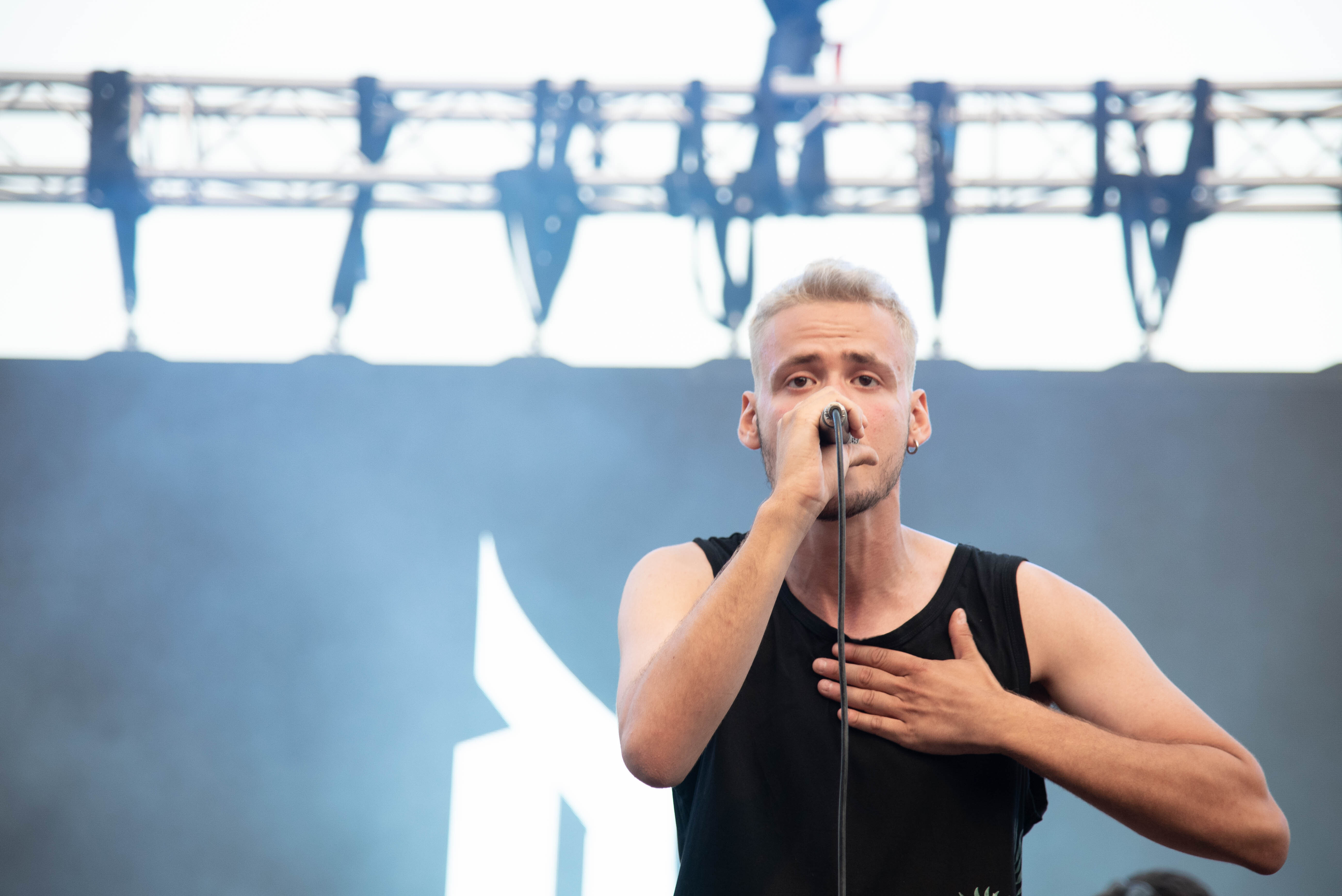 Ραμμένος Άσσος - Στιγμιότυπο από hip hop συναυλία στο Κατράκειο Θέατρο Νίκαιας