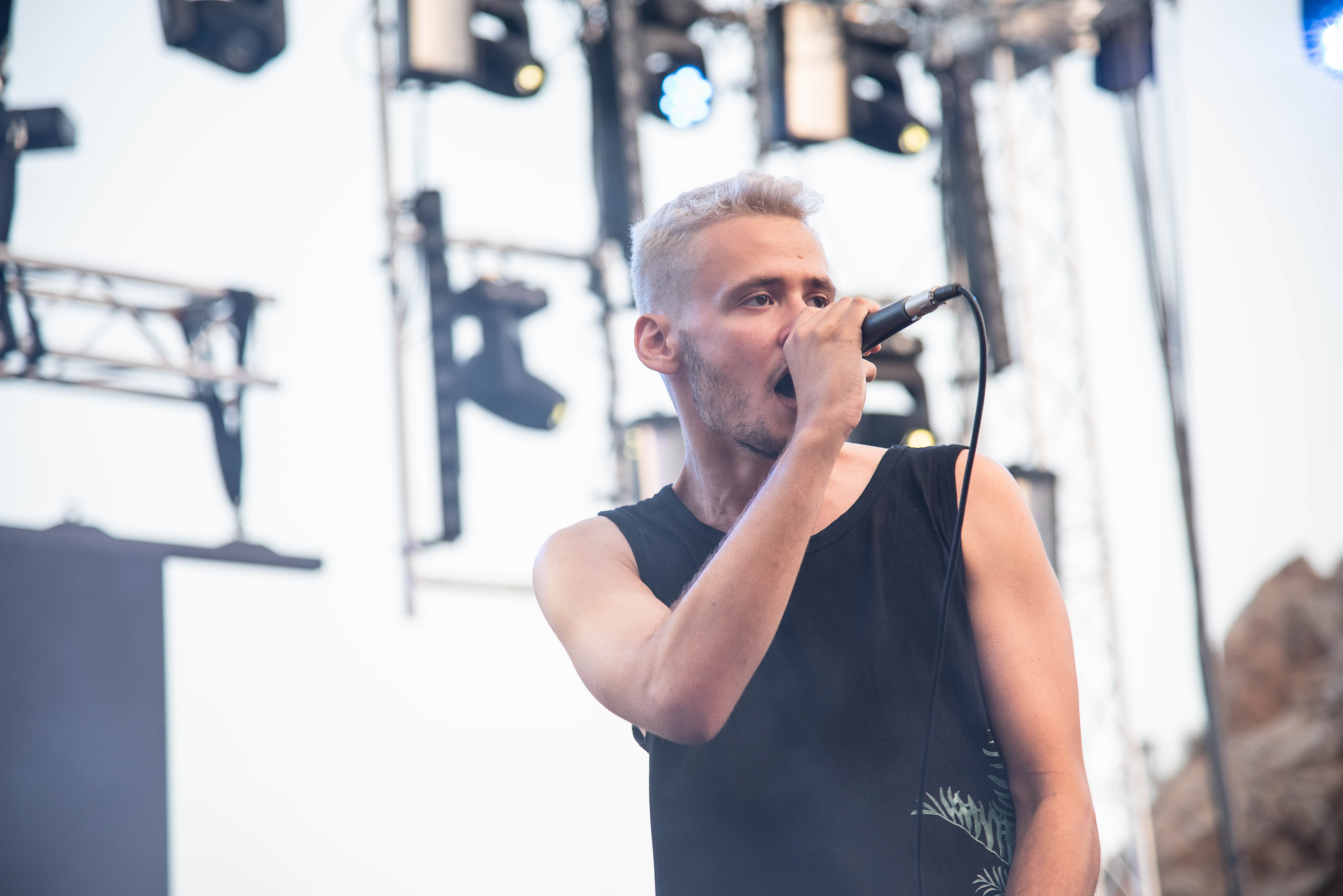 Ραμμένος Άσσος - Στιγμιότυπο από hip hop συναυλία στο Κατράκειο Θέατρο Νίκαιας