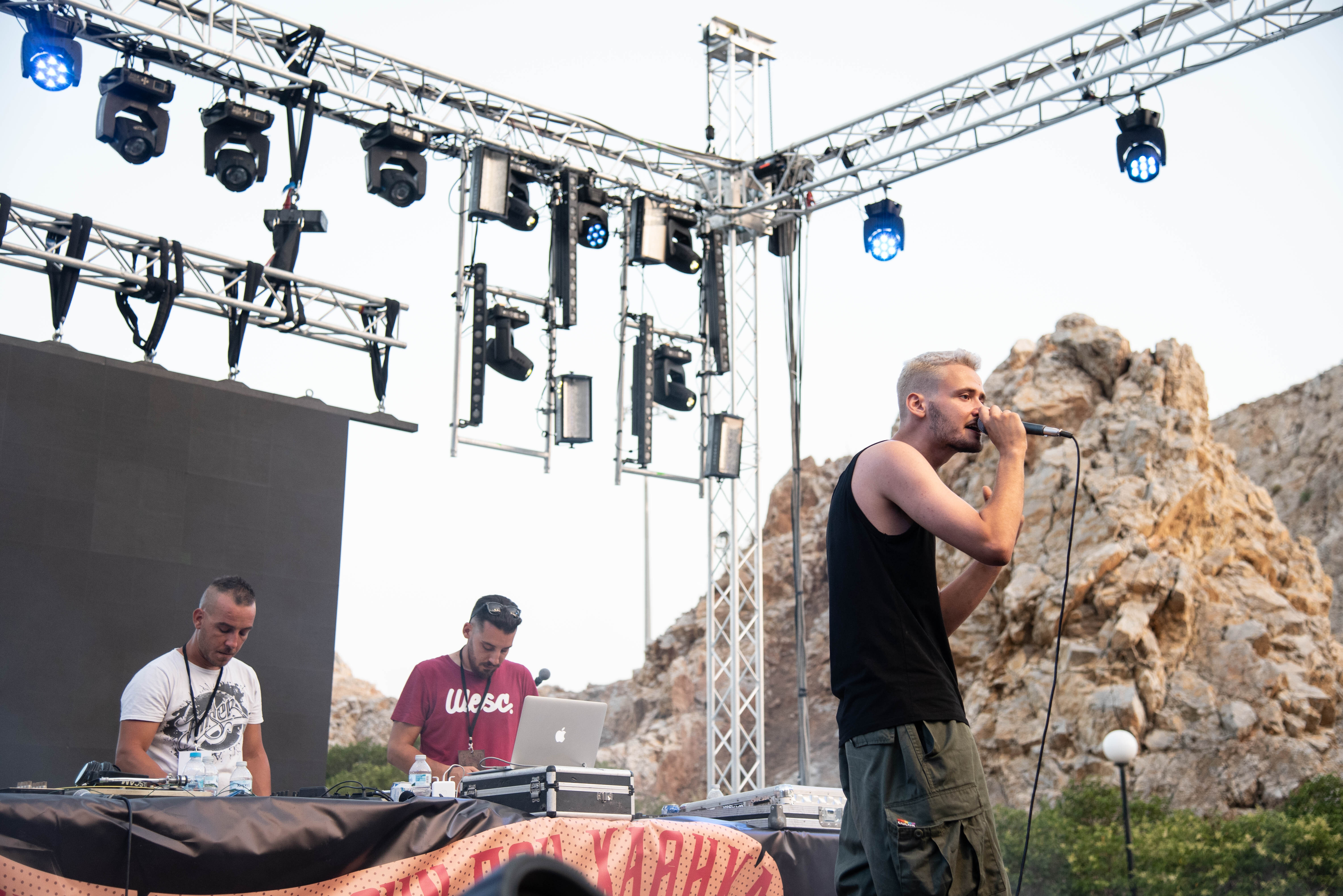 Ραμμένος Άσσος - Στιγμιότυπο από hip hop συναυλία στο Κατράκειο Θέατρο Νίκαιας