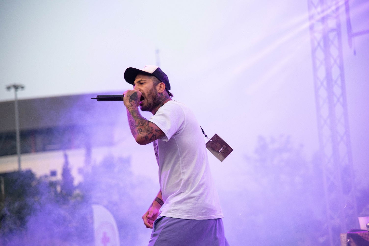 Tiny Jackal - Στιγμιότυπο από hip hop συναυλία στο Κατράκειο Θέατρο Νίκαιας