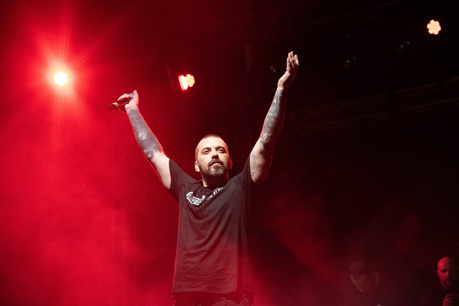 Βέβηλος - Στιγμιότυπο από hip hop συναυλία στο Κατράκειο Θέατρο Νίκαιας