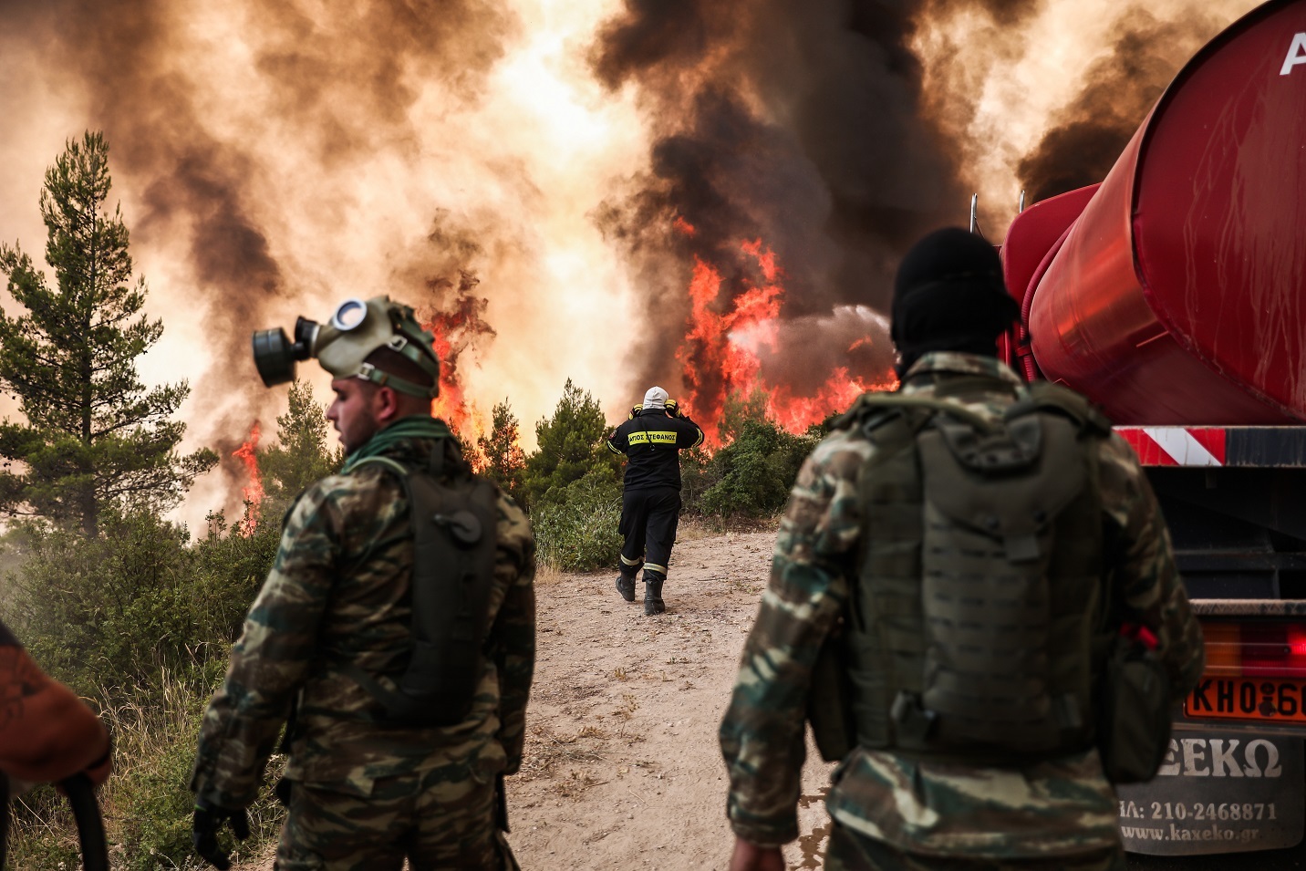 Αναζωπύρωση της πυρκαγιάς στην Βαρυμπόμπη, Πέμπτη 5 Αυγούστου 2021. Στιγμιότυπο από το Κρυονερι