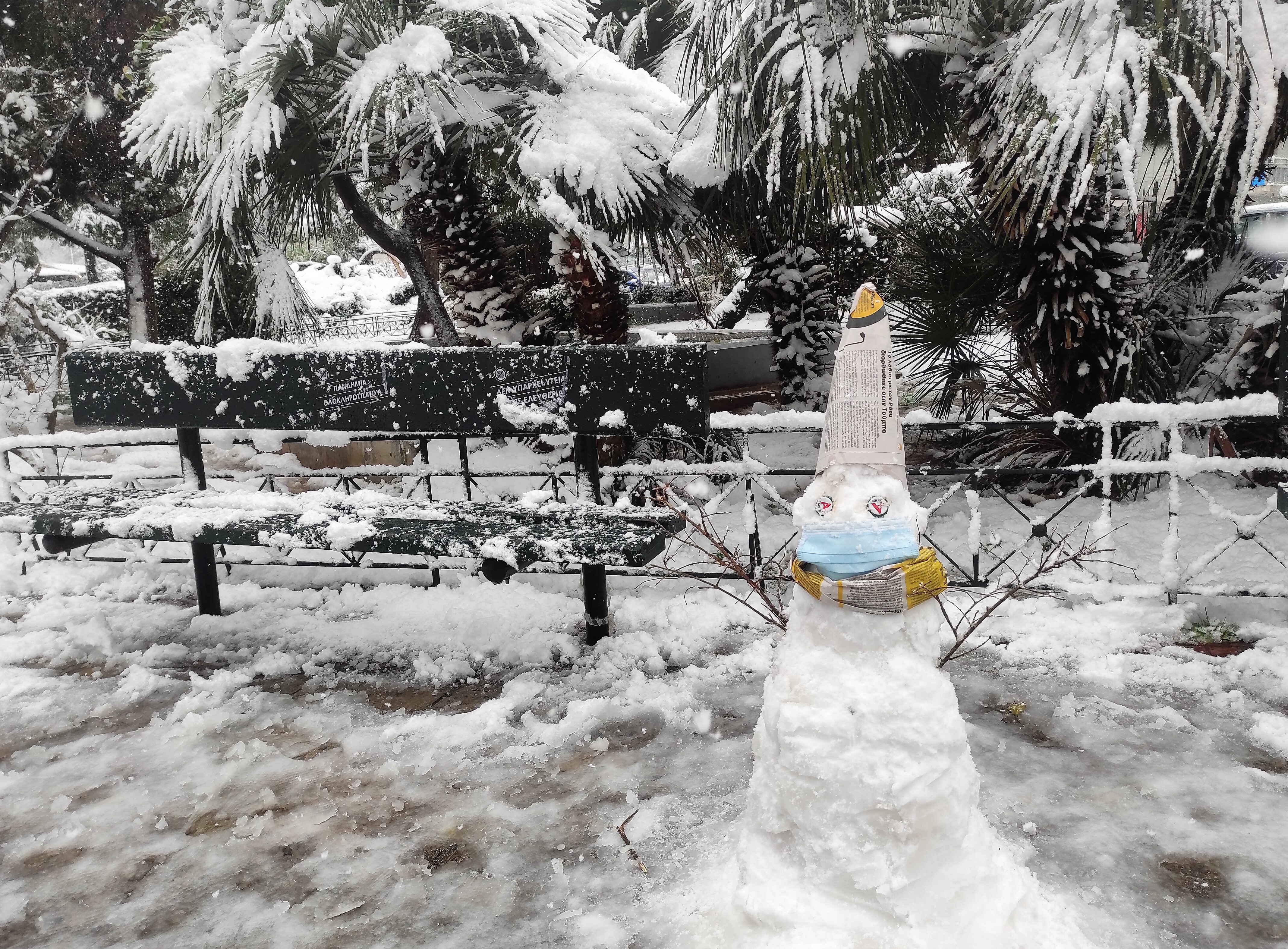 Χιονάθρωπος στην Πανόρμου.