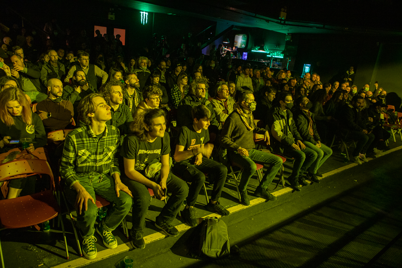 Θεατές σε προβολή ντοκιμαντέρ