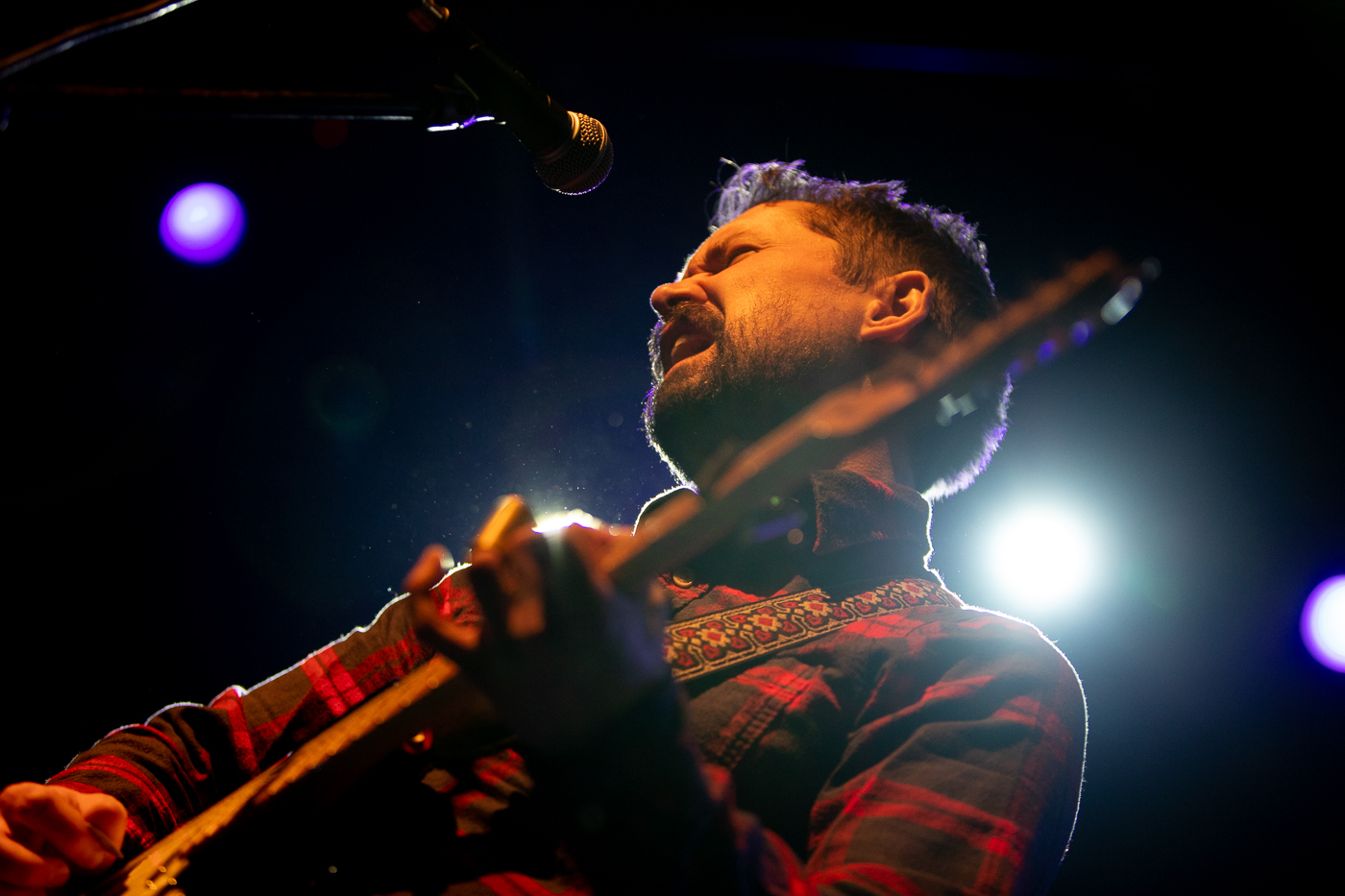 Το συγκρότημα Deuce σε συναυλία στη σκηνή του Gagarin στο Gimme Shelter Film Festival