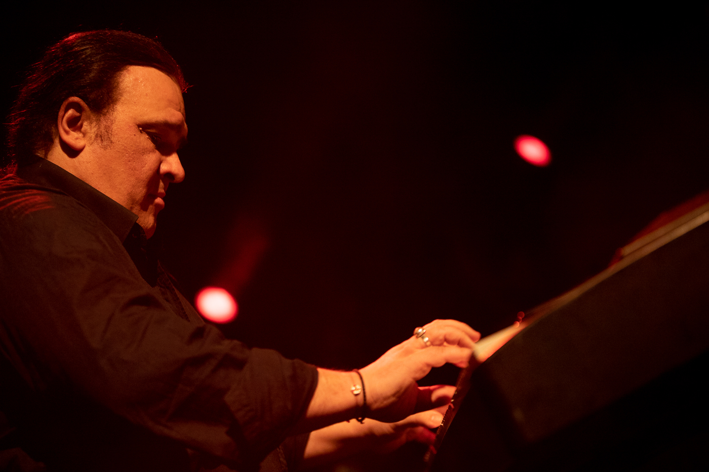 Το συγκρότημα Deuce σε συναυλία στη σκηνή του Gagarin στο Gimme Shelter Film Festival