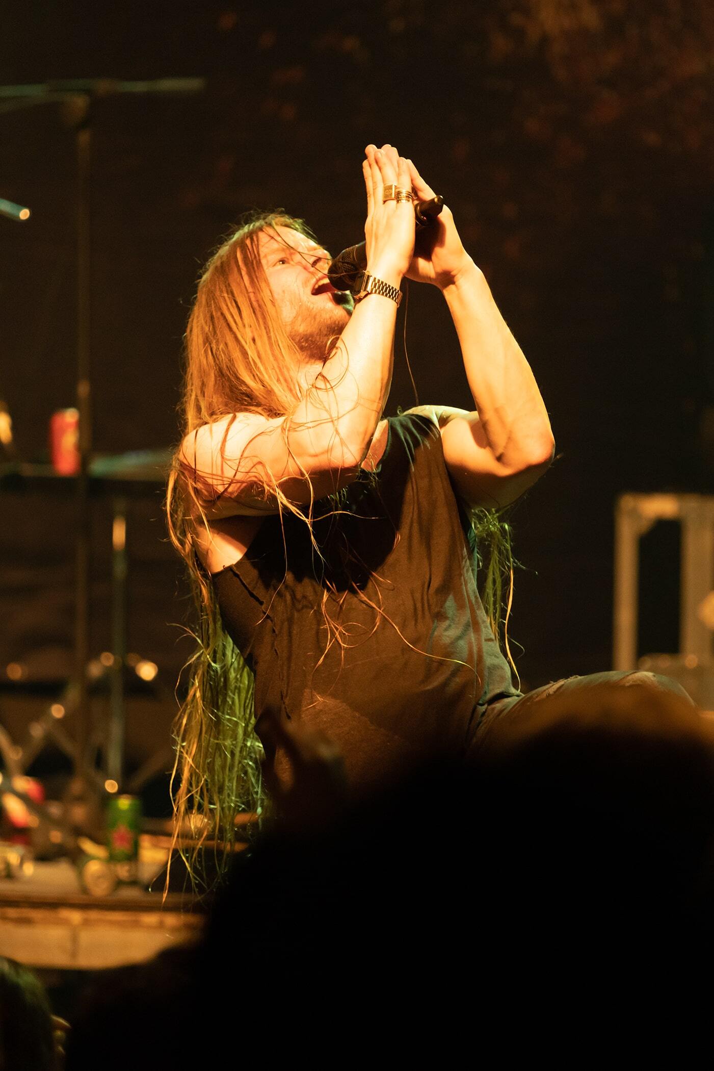 Στιγμιότυπο από τη συναυλία των H.E.A.T. στην Αθήνα, στο Gagarin 205