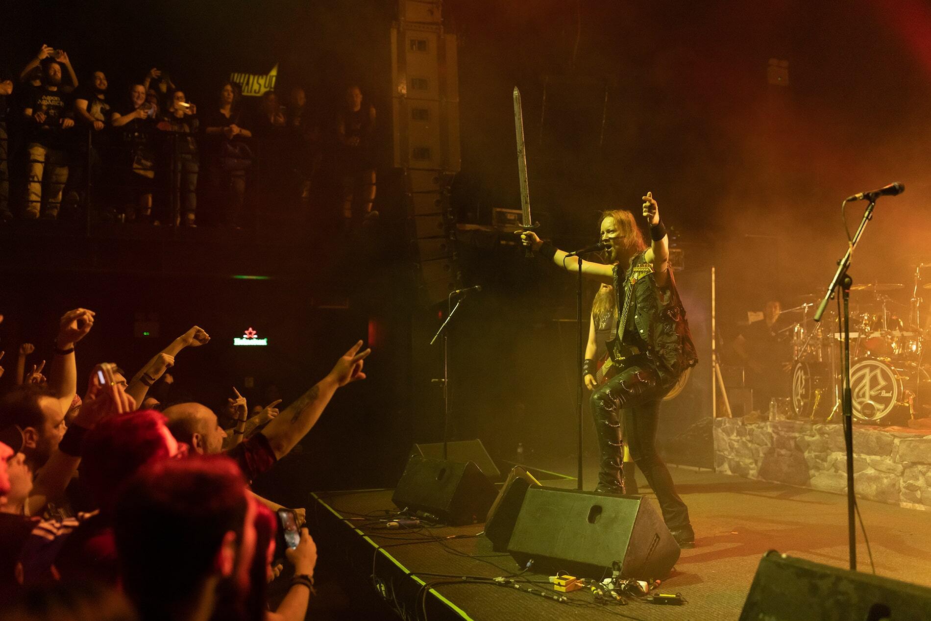 Στιγμιότυπο από τη συναυλία των Ensiferum στην Αθήνα