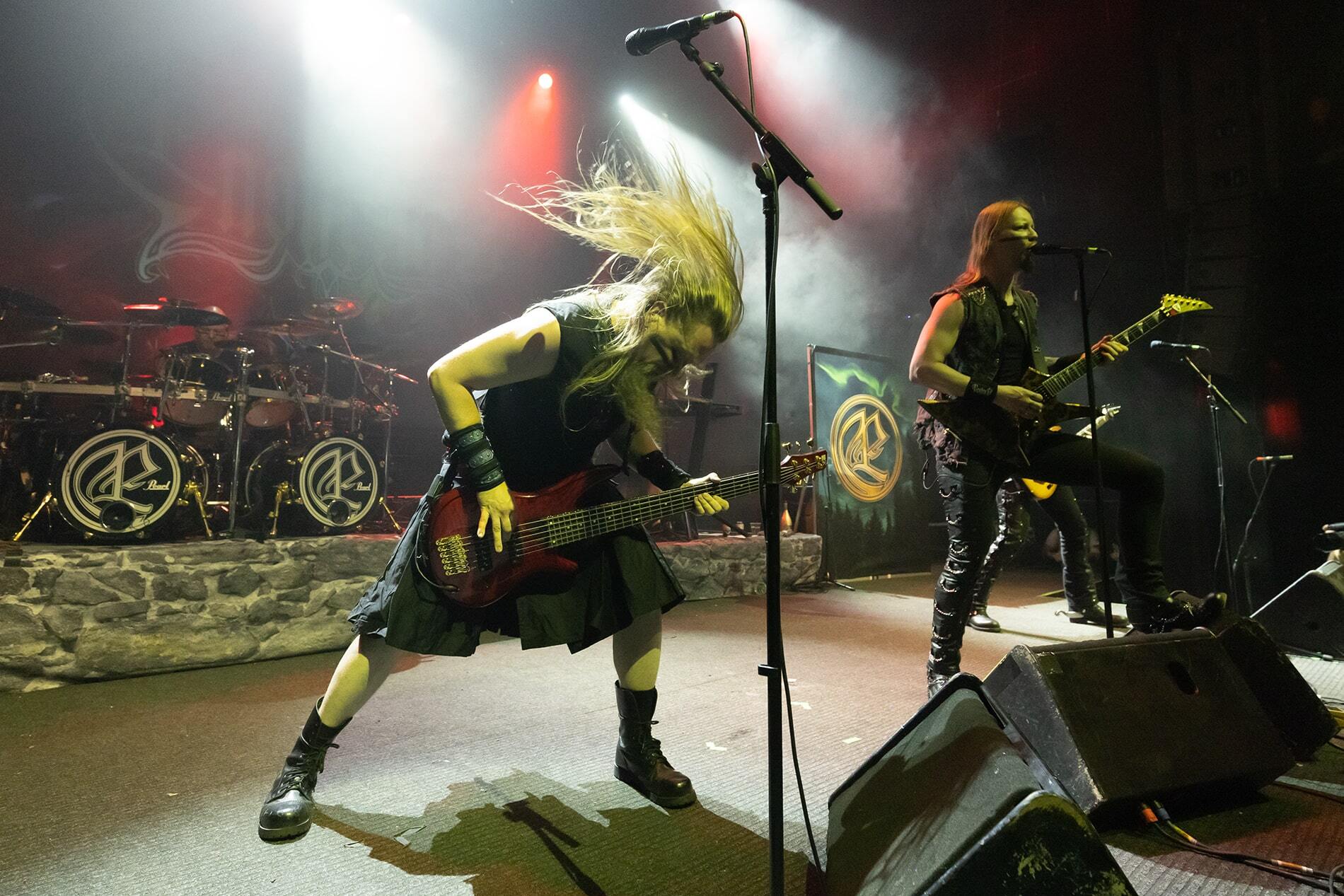 Στιγμιότυπο από τη συναυλία των Ensiferum στην Αθήνα