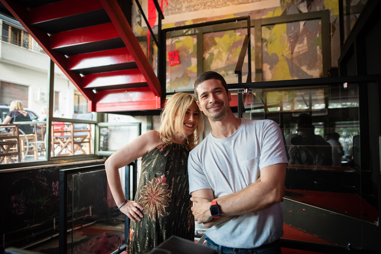 Sunday OST: 20 στιγμές από το πάρτι του ραδιοφωνικού σταθμού Athens Voice 102.5 στο bar Εφημερίδα ATH, στην καρδιά της Αθήνας