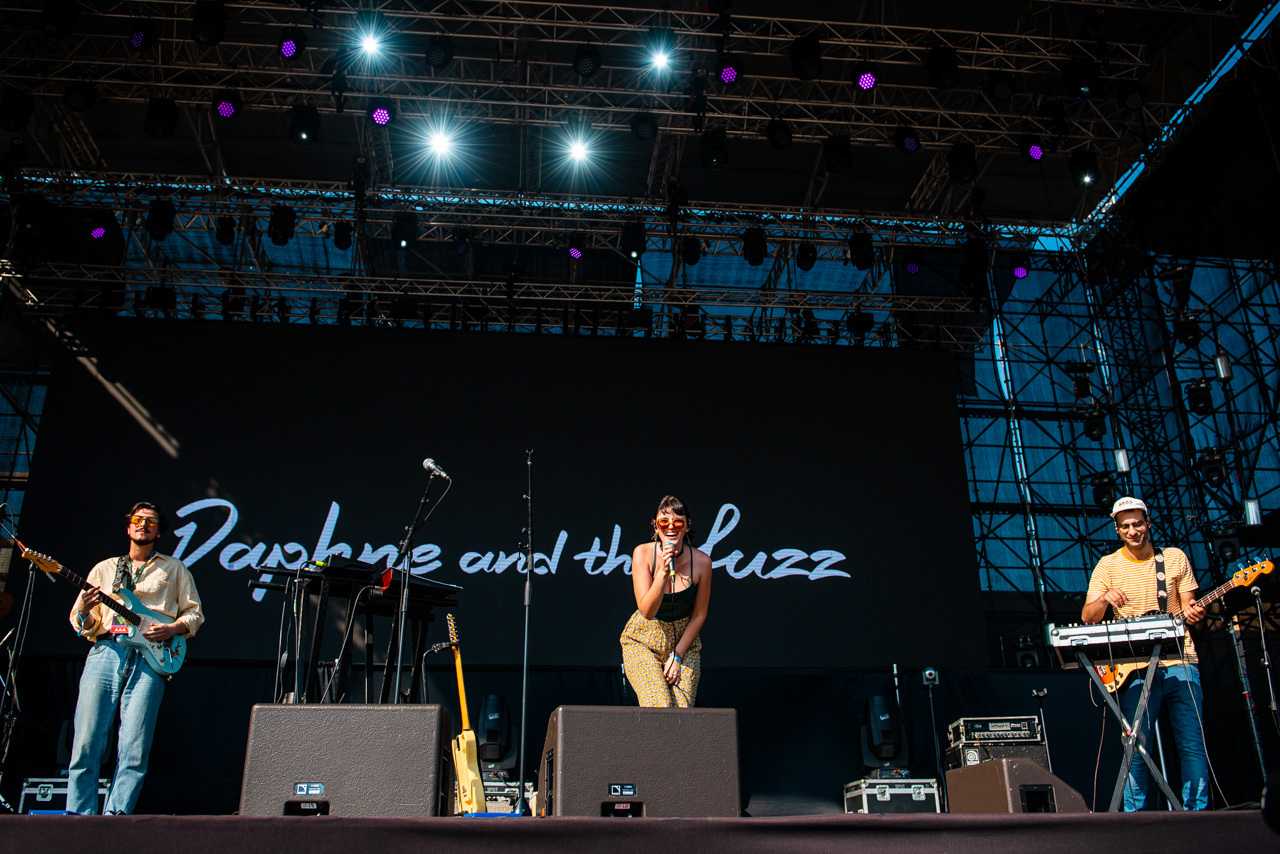 Φωτορεπορτάζ από την εμφάνιση των London Grammar, LP, Hooverphonic, D3lta, Daphne & The Fuzz στο φεστιβάλ Release Athens 2022, στην Πλατεία Νερού.