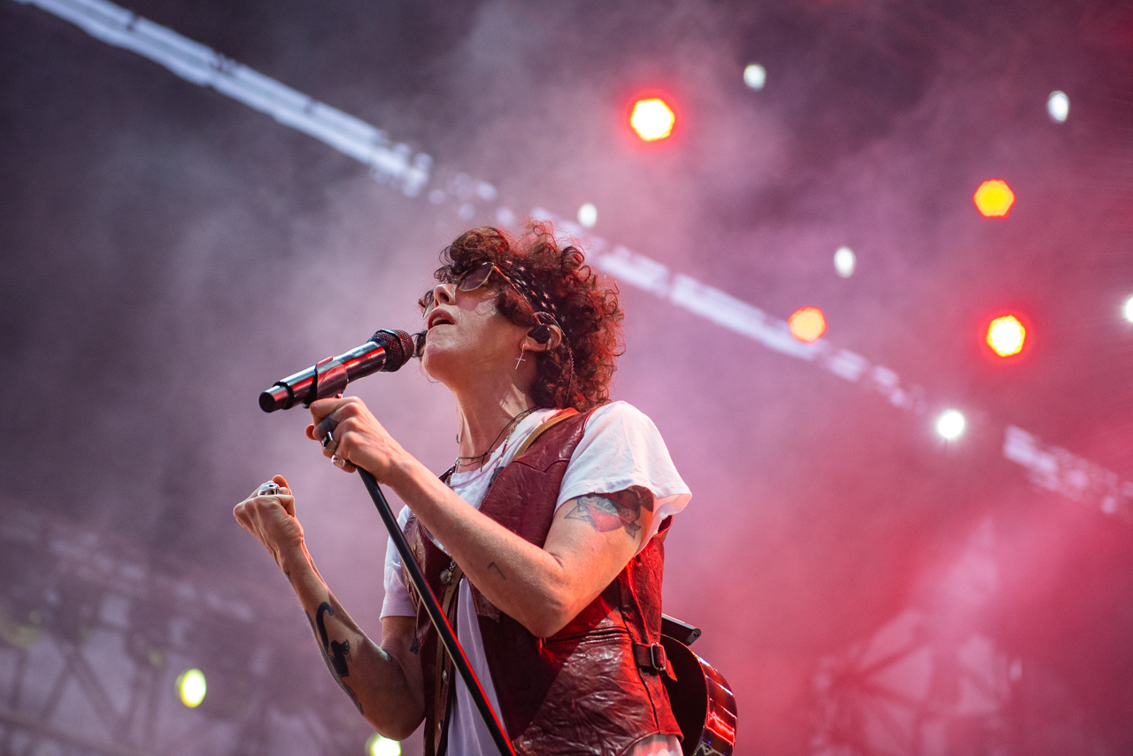 Φωτορεπορτάζ από την εμφάνιση των London Grammar, LP, Hooverphonic, D3lta, Daphne & The Fuzz στο φεστιβάλ Release Athens 2022, στην Πλατεία Νερού.