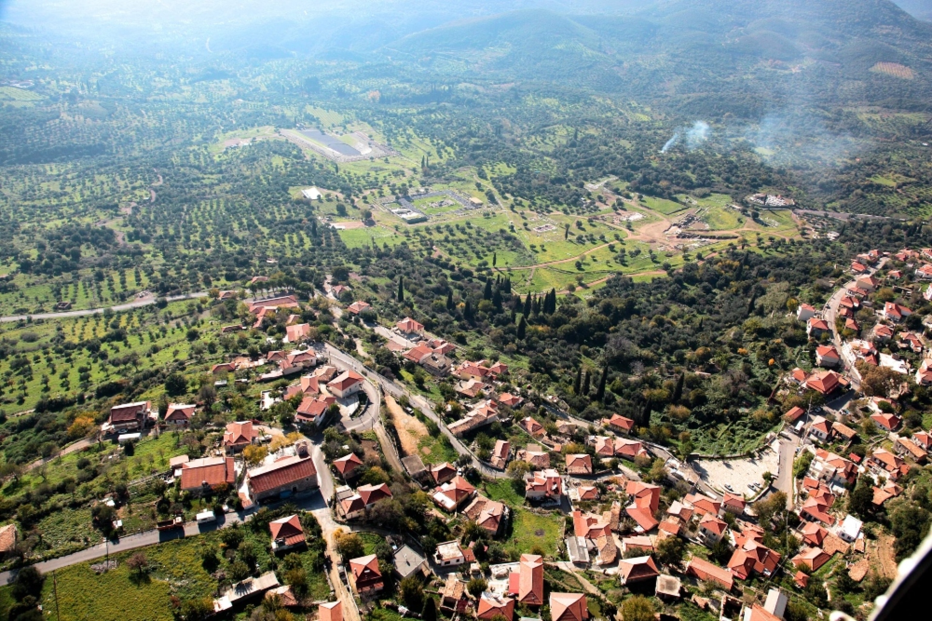 Το χωριό Μαυρομμάτι, πάνω ακριβώς από τον αρχαιολογικό χώρο της αρχαίας Μεσσήνης, είναι το μόνο που έχει ζωή εξαιτίας του αρχαιολογικού χώρου