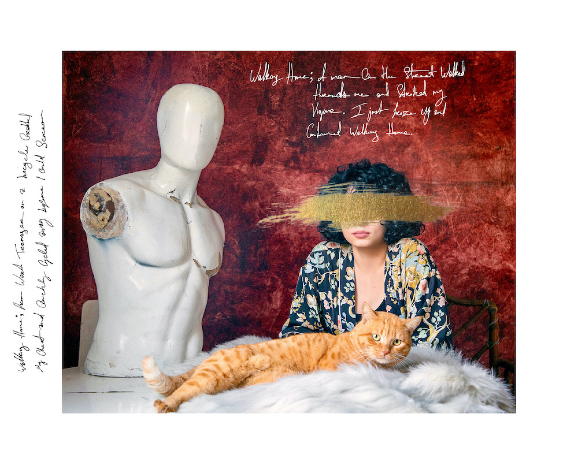 Lina Geoushy, Περπατώντας προς το σπίτι. «Περπατώντας προς το σπίτι, ένας άντρας στον δρόμο ήρθε προς το μέρος μου και με χτύπησε στον κόλπο. Φοβήθηκα και συνέχισα να περπατώ προς το σπίτι». «Περπατώντας προς το σπίτι από τη δουλειά. Ένας έφηβος σε ένα ποδήλατο άρπαξε το στήθος μου και απομακρύνθηκε ποδηλατώντας γρήγορα πριν προλάβω να ουρλιάξω». Έκθεση Shame Less Lina Geoushy  19.10.2023-11.02.2024 / MOMus-Μουσείο Σύγχρονης Τέχνης