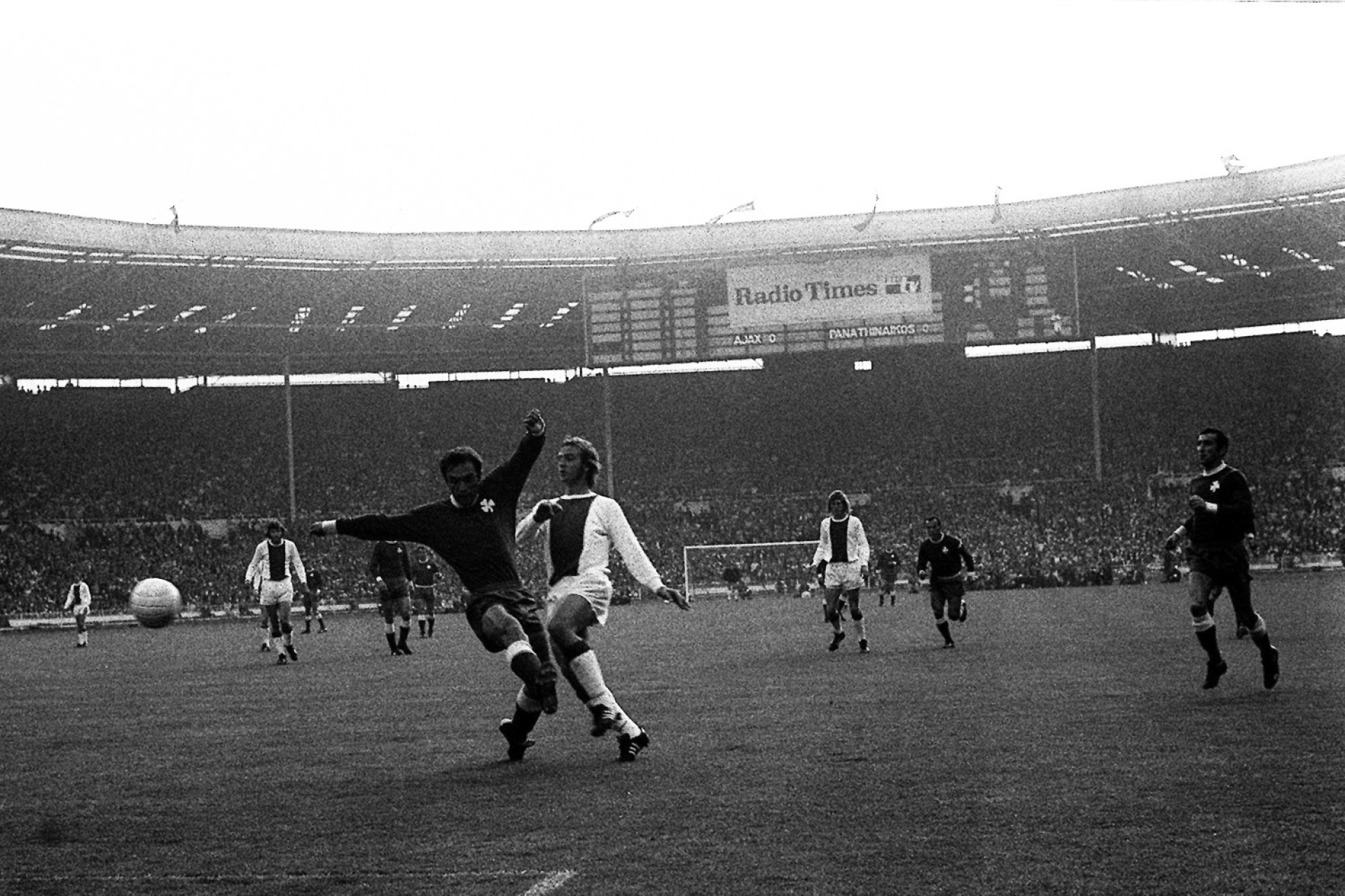 Στιγμές ευρωπαϊκής δόξας. Το μεγάλο 7άρι του Παναθηναϊκού, Χάρης Γράμμος, κόντρα στον Johan Neeskens του Άγιαξ