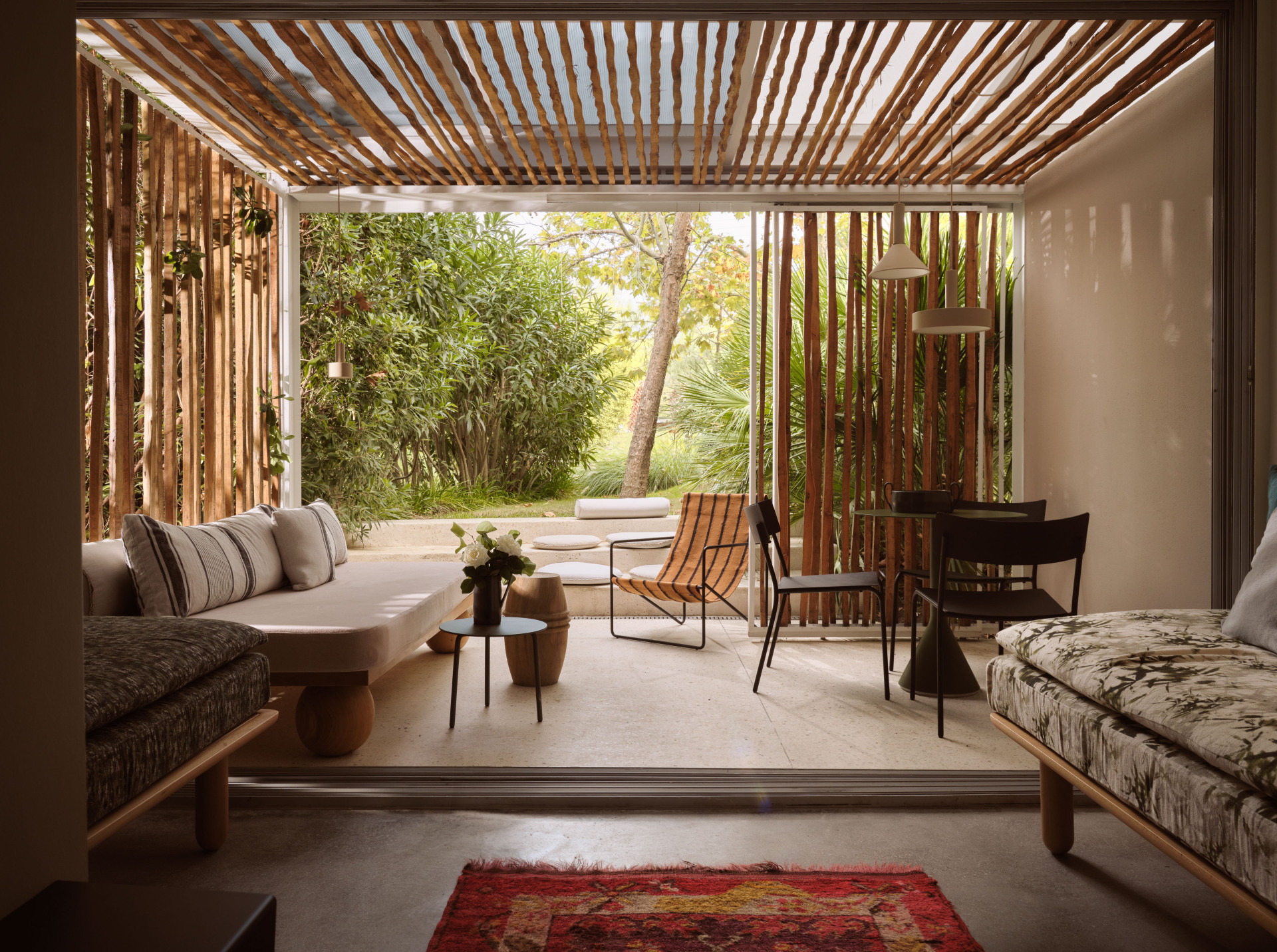 Η Αλεξάνδρα Ευσταθιάδου έφτιαξε μια όαση στην καρδιά της χαλκιδικιώτικης ερήμου