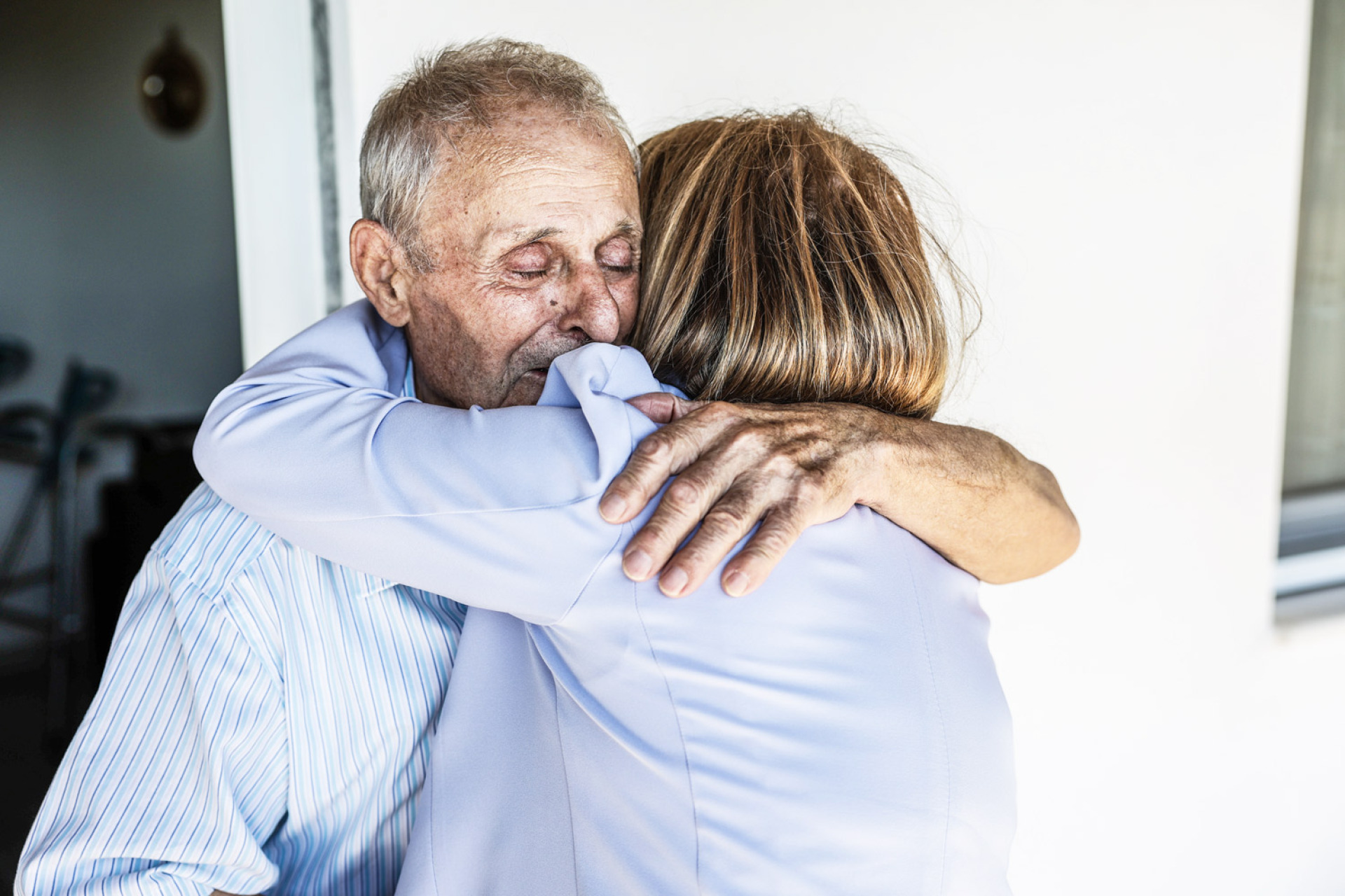 Ο κ. Παναγιώτης Αραμπατζής αποχαιρετά την ΠτΔ Κατερίνα Σακελλαροπούλου