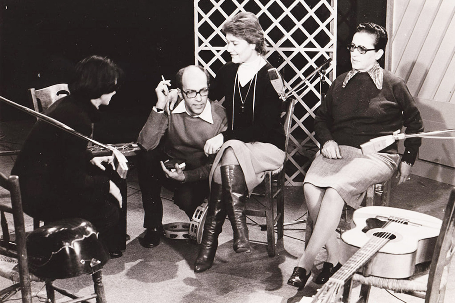 Ο Γιώργος Παπαστεφάνου, με την Χαρούλα Αλεξίου, την Μαρινέλλα και την Σωτηρία Μπέλλου