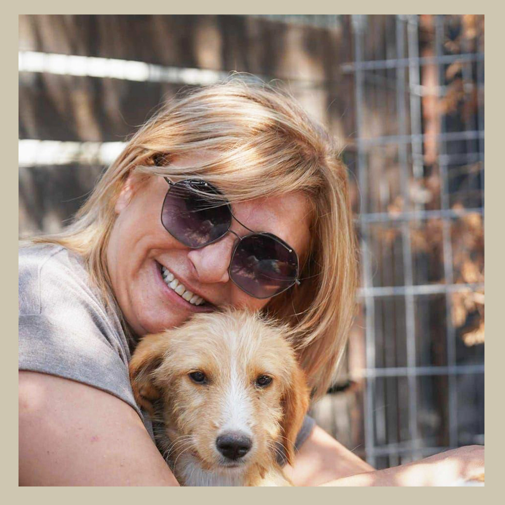 Η Άννα-Μαρία Ζαφειριάδου έσωσε δεκάδες και βοήθησε εκατοντάδες σκυλιά. Έχασε τον ύπνο της αλλά, την ίδια στιγμή, μπορεί να κοιμάται ήσυχη