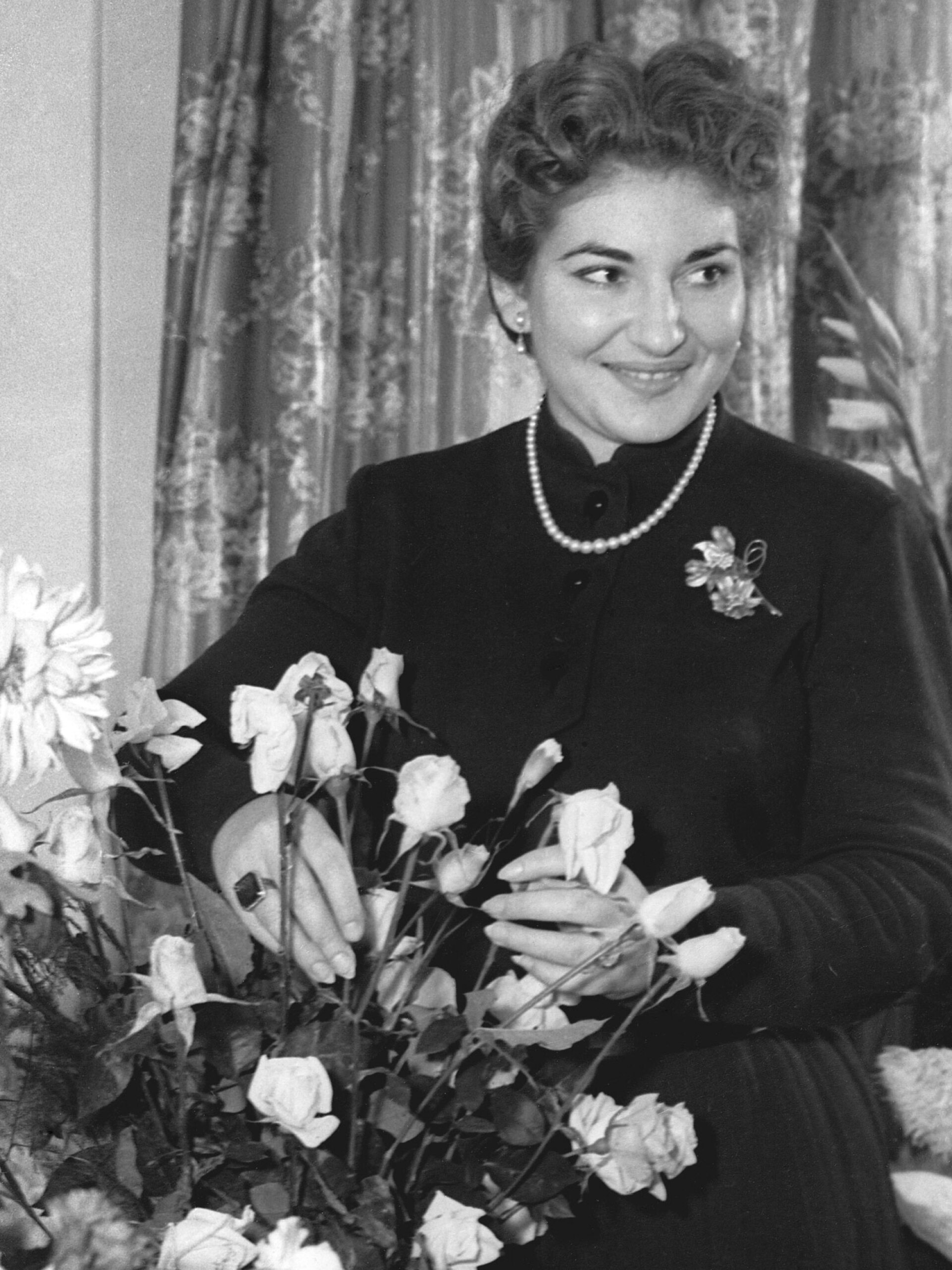 1952, Μαρία Κάλλας, στη Βασιλική Όπερα στο Κόβεντ Γκάρντεν, μετά από μια επιτυχημένη παράσταση στην όπερα του Μπελίνι «Norma»