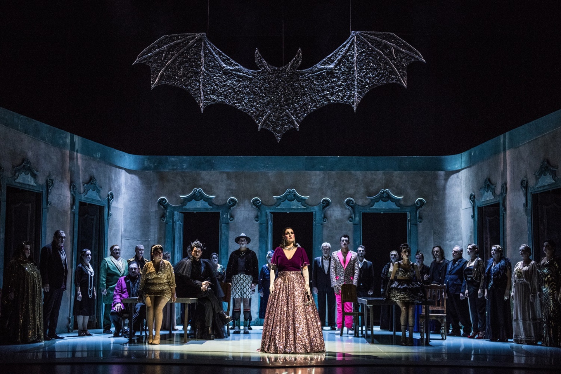 Πάμε θέατρο τα Χριστούγεννα; 60 παραστάσεις που προτείνουμε