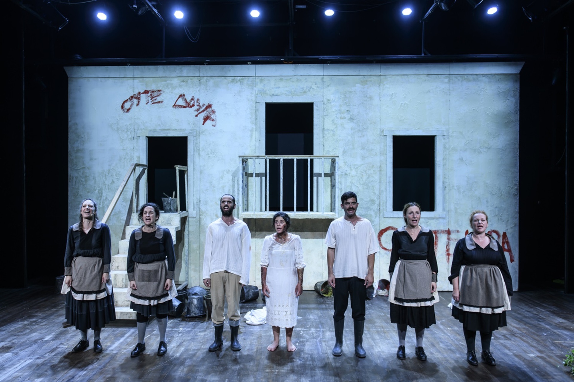 Πάμε θέατρο τα Χριστούγεννα; 60 παραστάσεις που προτείνουμε