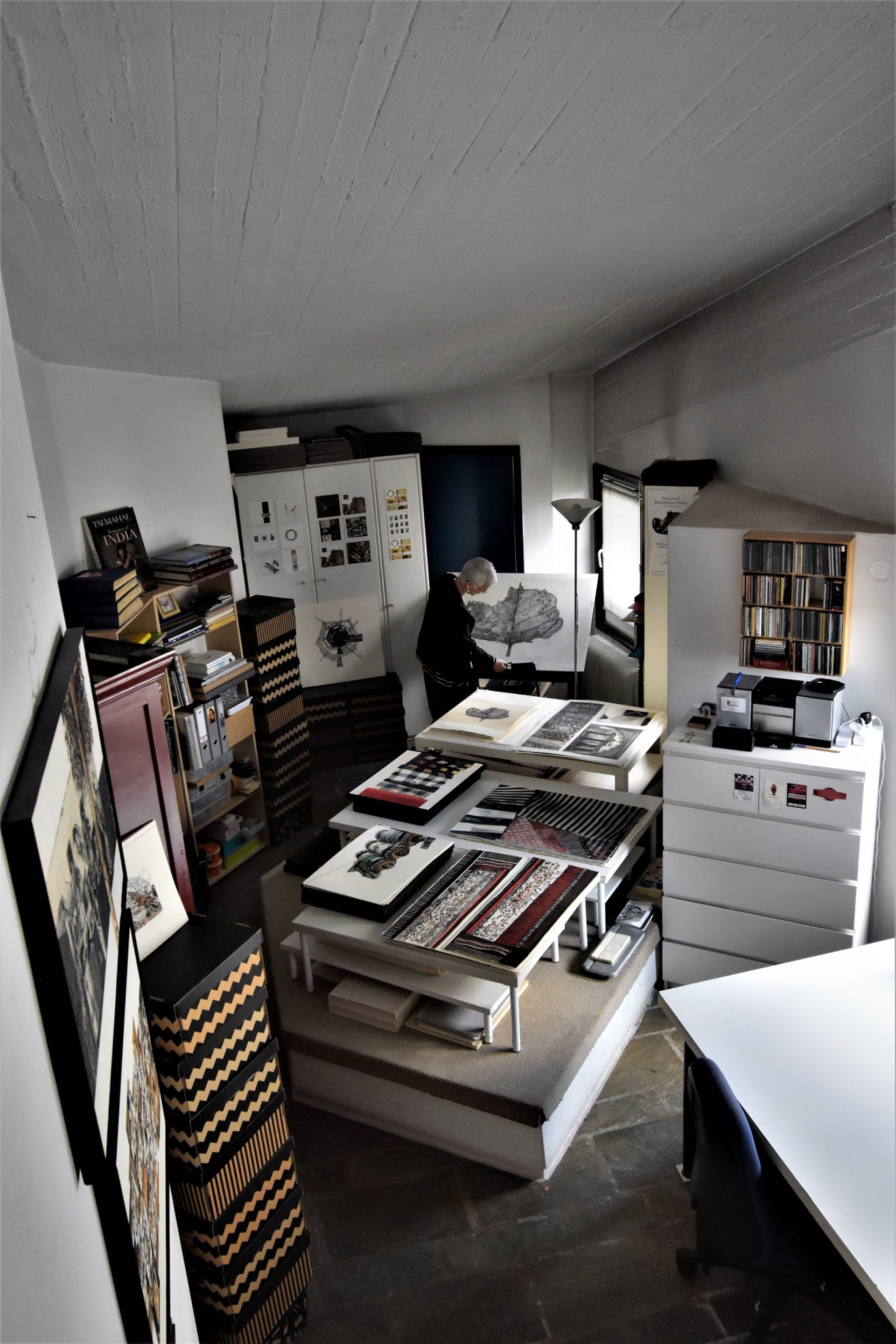 Λιλή Τσίγκου: στο ατελιέ 11 καταξιωμένων καλλιτεχνών