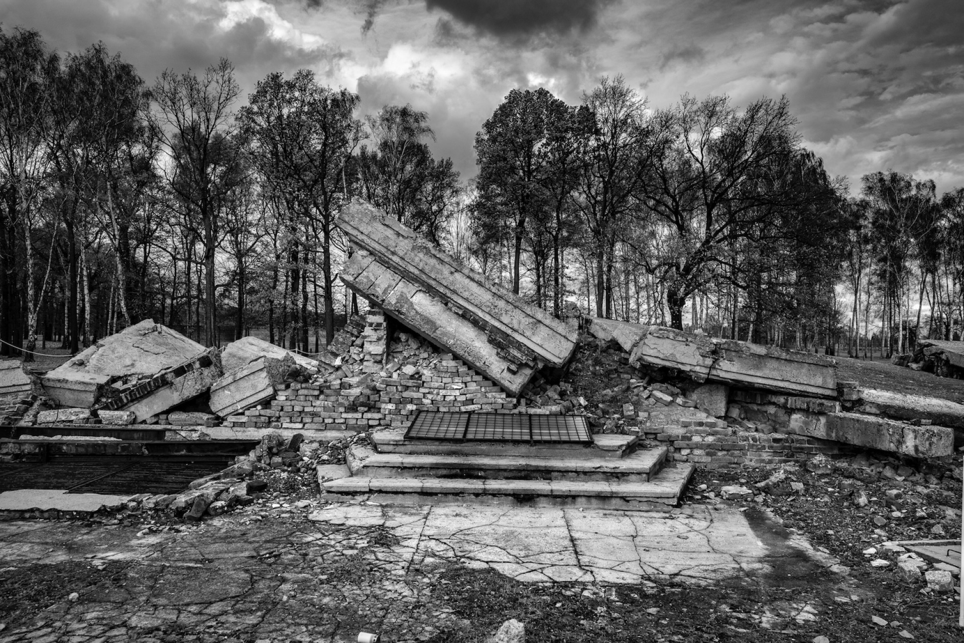 Μπίρκεναου: Ερείπια του κρεματόριου III.  Credits: Renée Revah