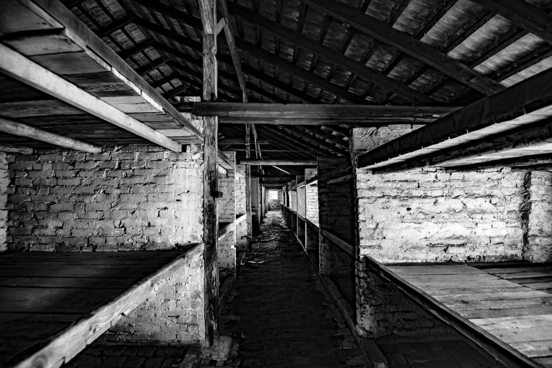 Μπίρκεναου, Μπλοκ 16α: Από τον Αύγουστο του 1944 υπήρξε κοιτώνας που ζούσαν παιδιά. Credits: Renée Revah