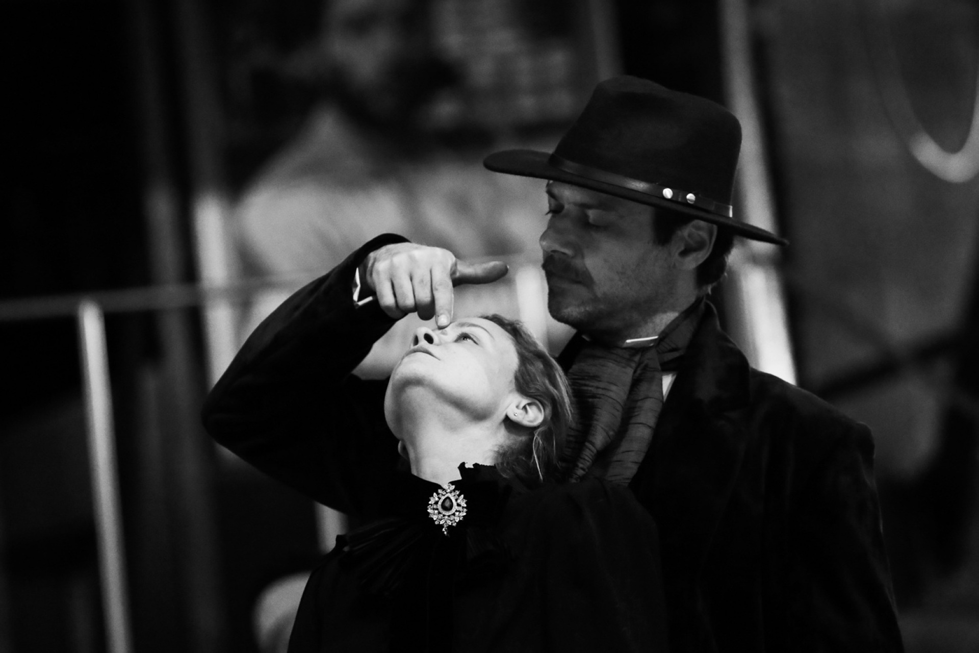 Η Λένα Παπαληγούρα κι ο Ορέστης Τζιάβας στο «Όσα παίρνει ο άνεμος»