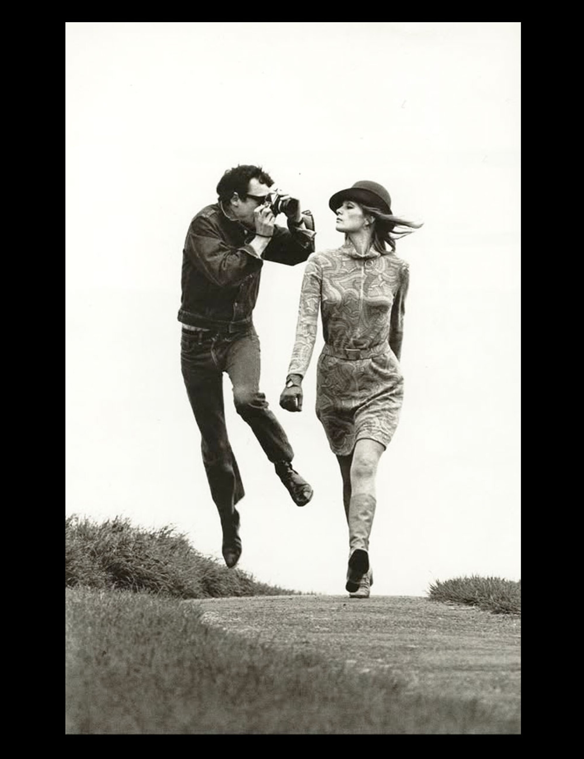 Η Γουίλι Βαν Ρόι φωτογραφίζεται από τον Χέλμουτ Νιούτον για την Βρετανική Vogue τον Αύγουστο του 1967