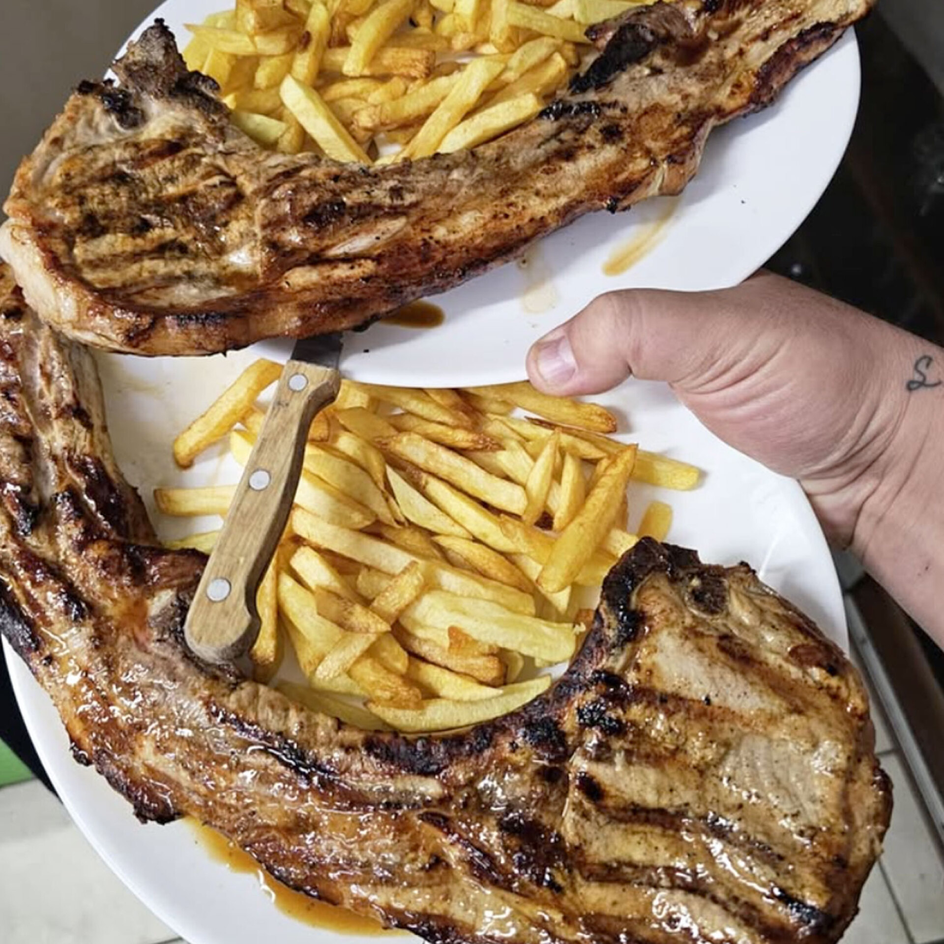 Μεζεδοπωλείο «Το Στέκι του Γίγαντα»