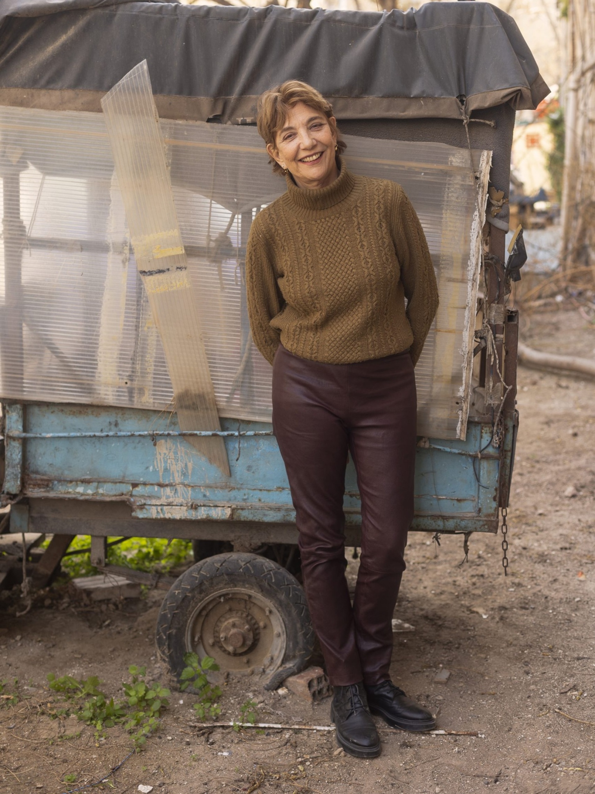 Η Όλια Λαζαρίδου σκηνοθετεί και πρωταγωνιστεί στο «Θήβα μοναξιά»