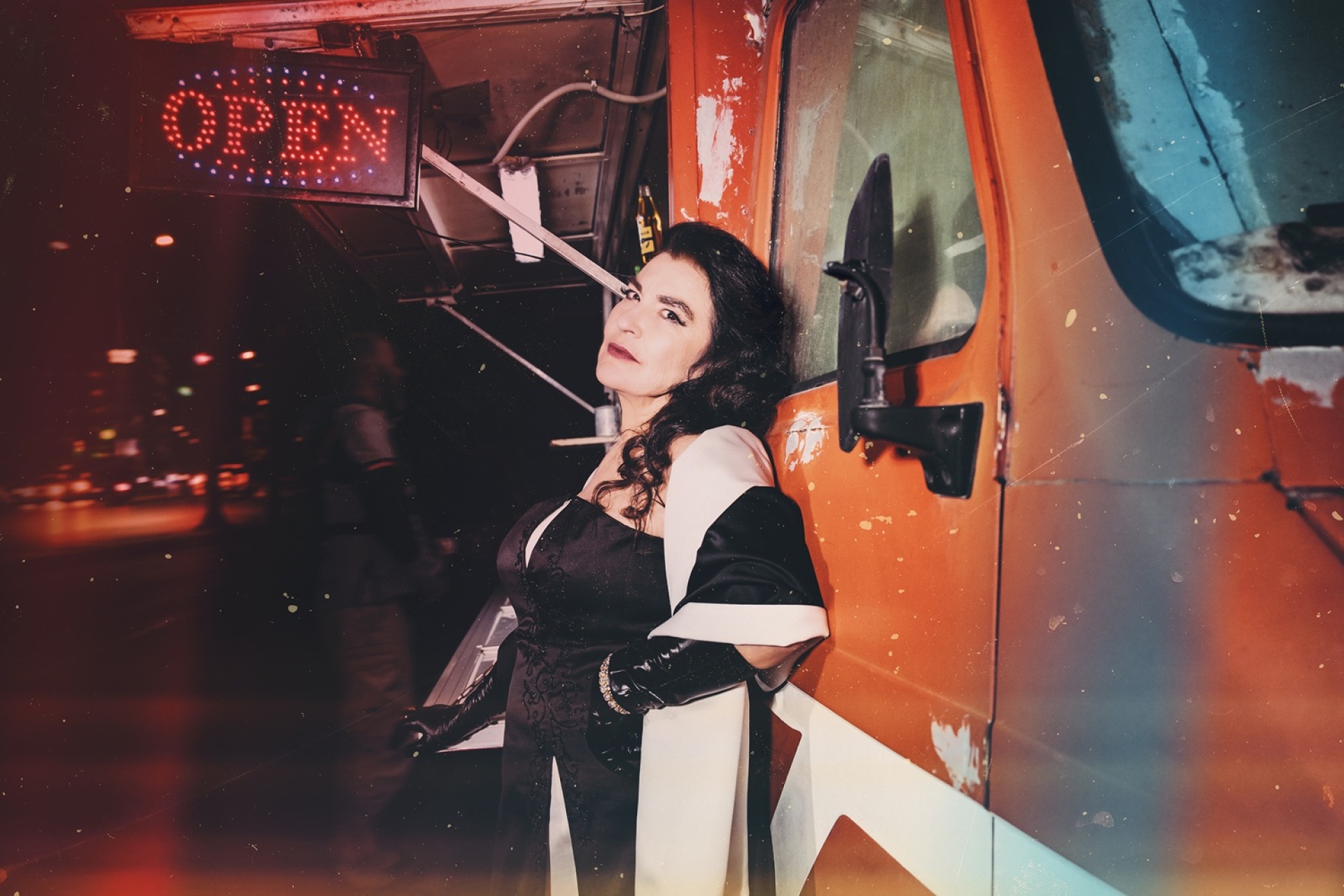 «Ελένη, η δίκη μιας πόρνης» σε καλοκαιρινή περιοδεία