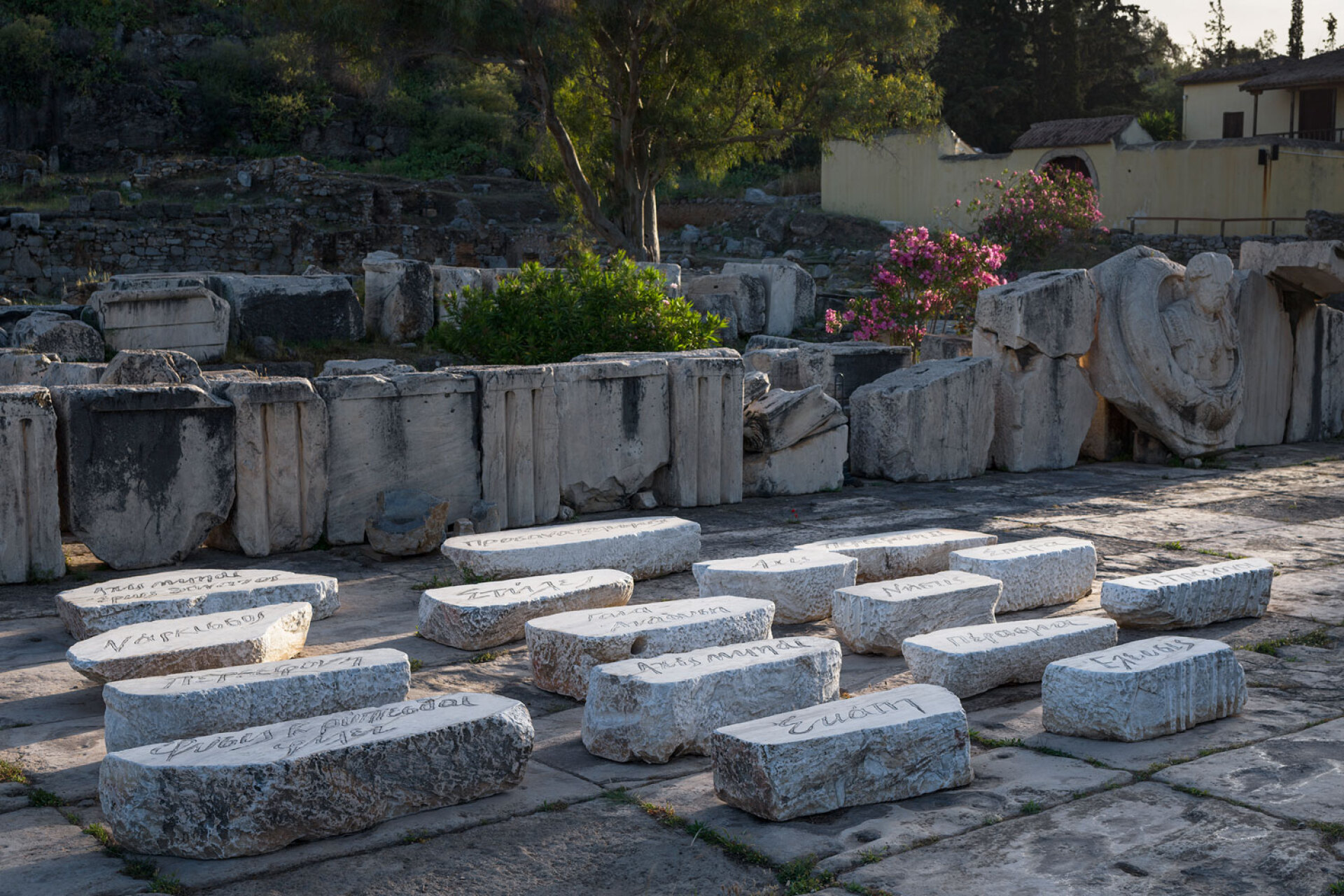 Έλευσις, Πέρασμα, Νύστις, Γαία ανάδυση, Οι πρόγονοι, Περσεφόνη